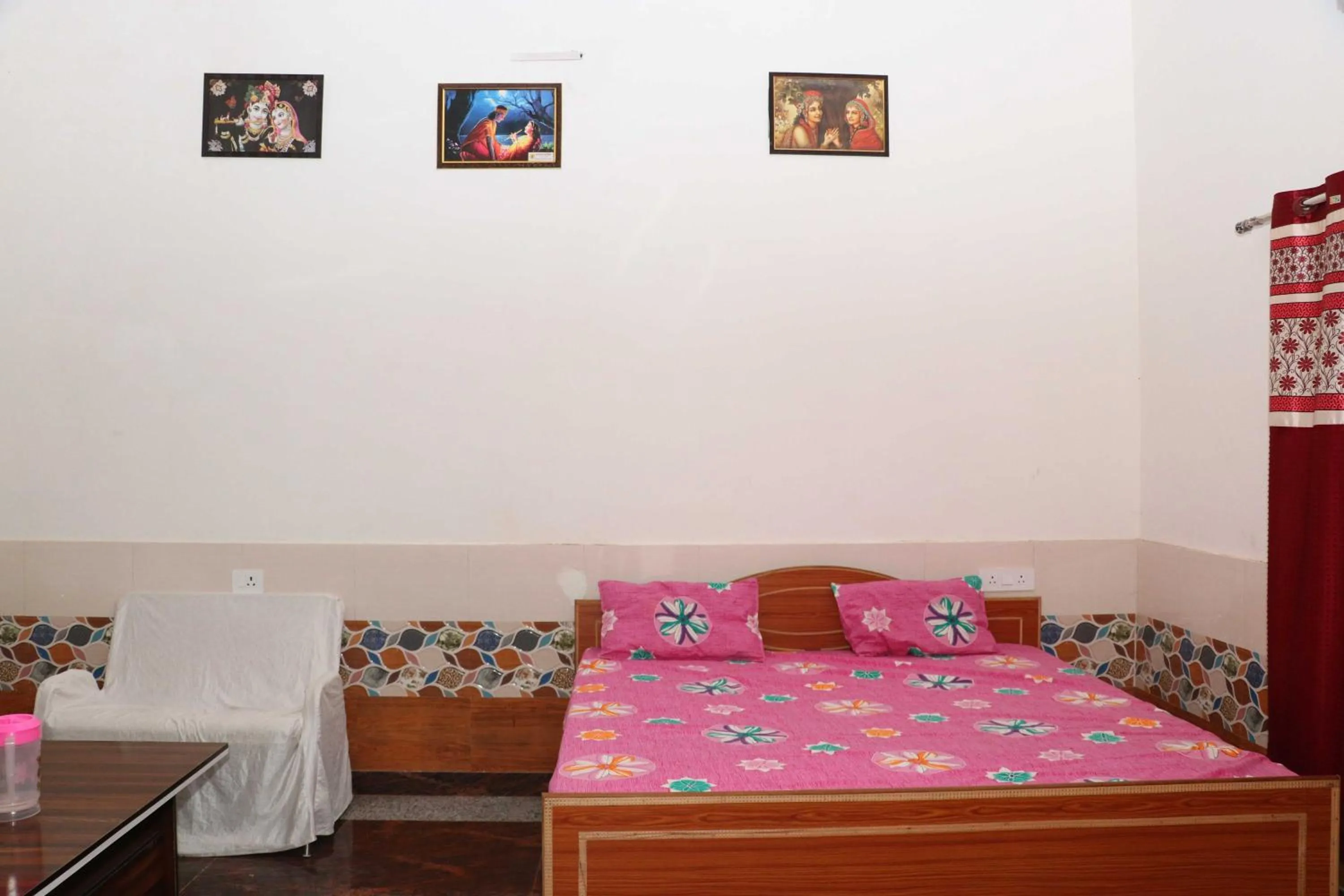 Bedroom in Hotel O POP Angoori Farm House