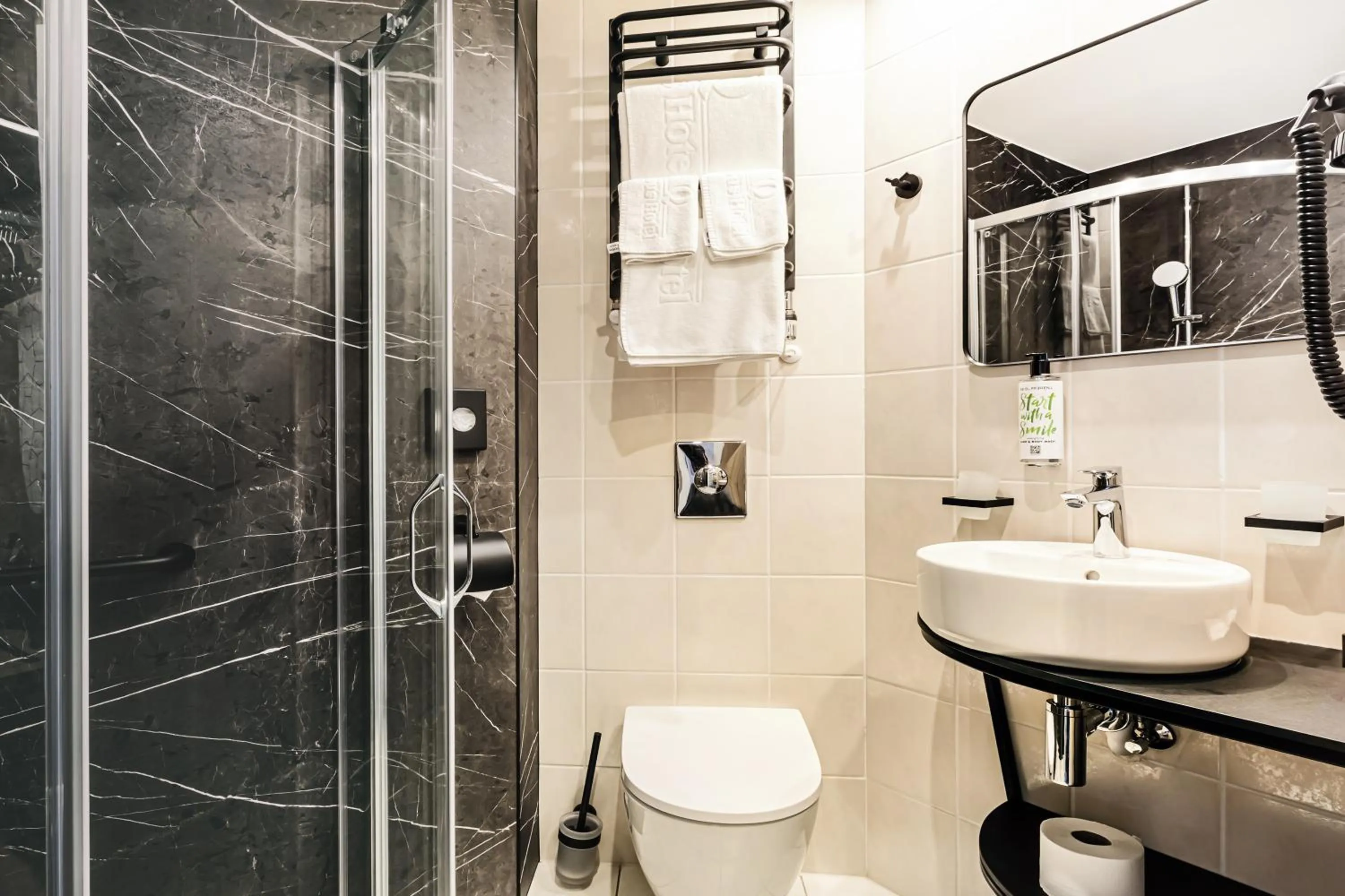 Bathroom in Qubus Hotel Legnica