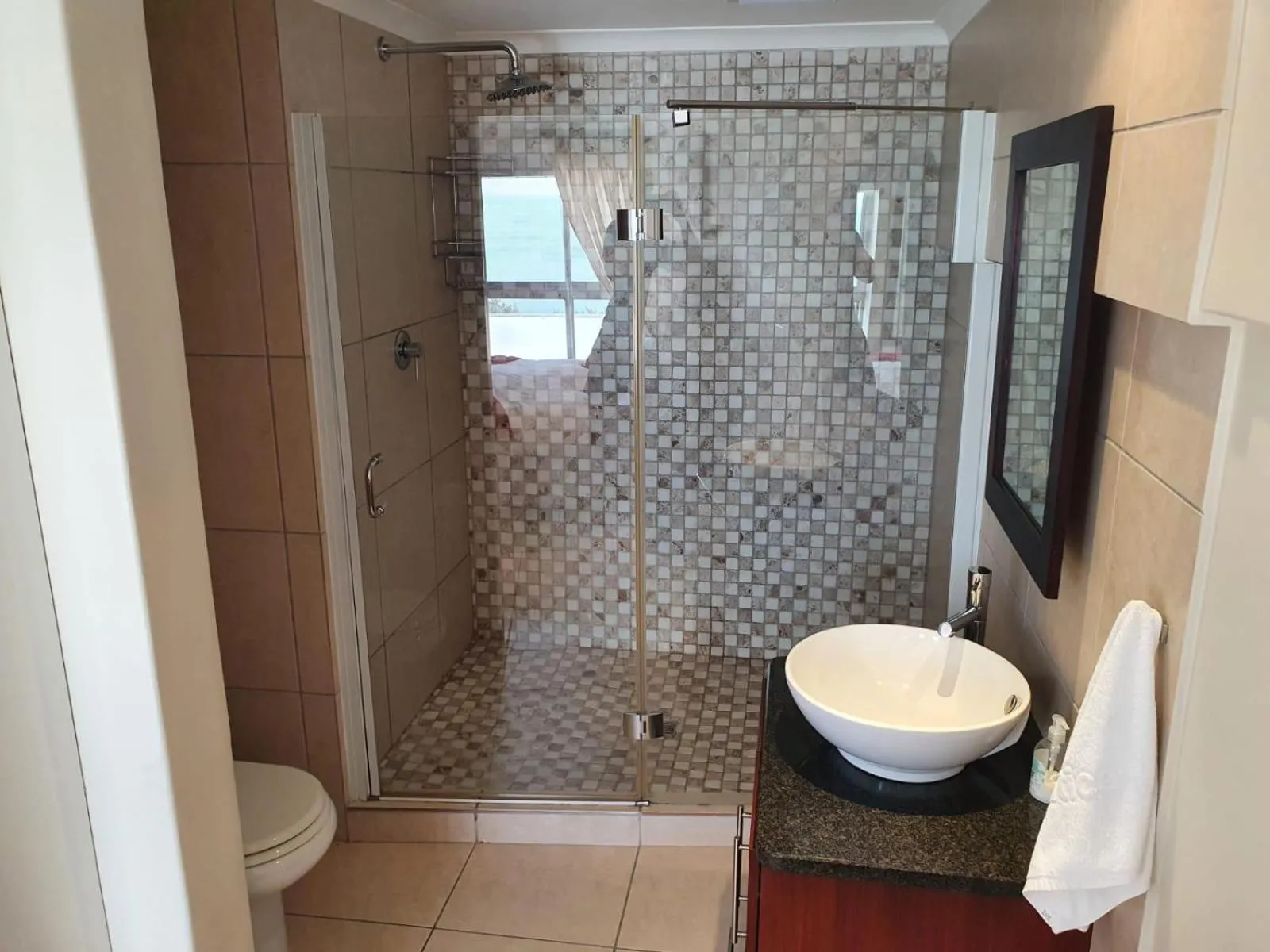 Shower in Nautica
