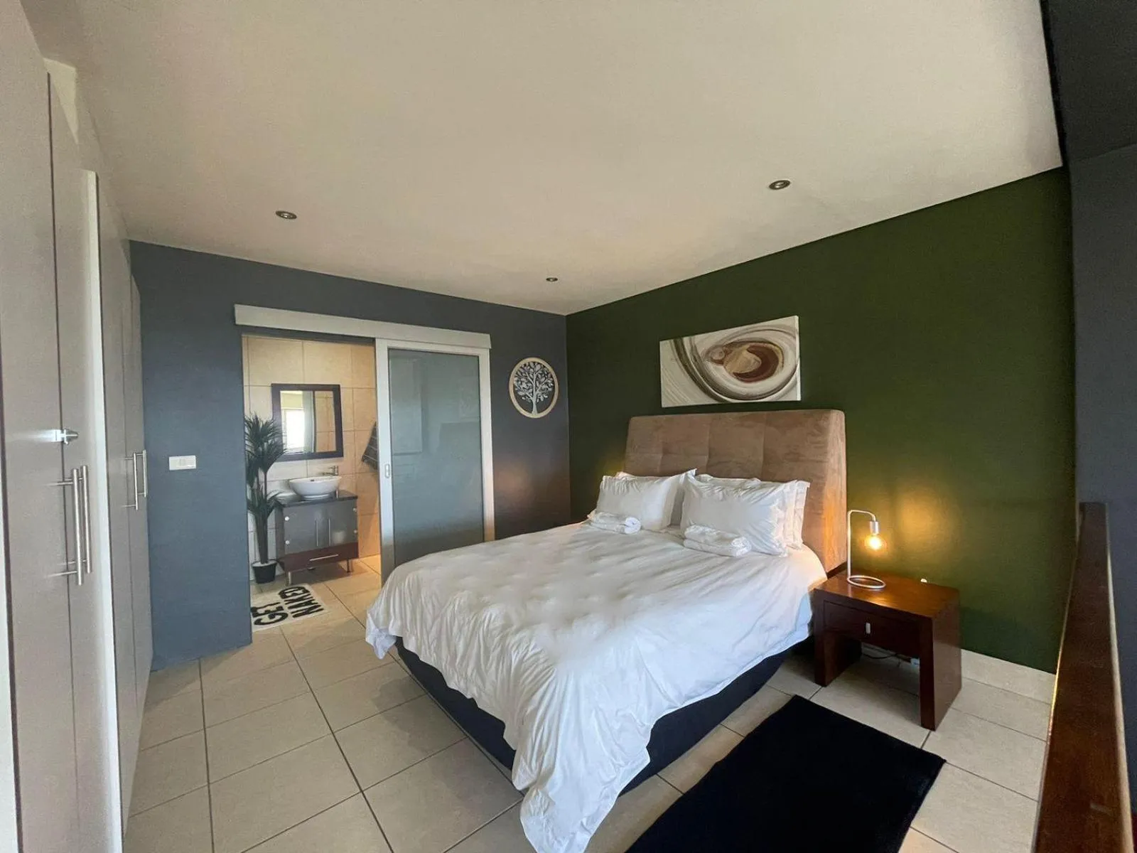Photo of the whole room, Bed in Nautica