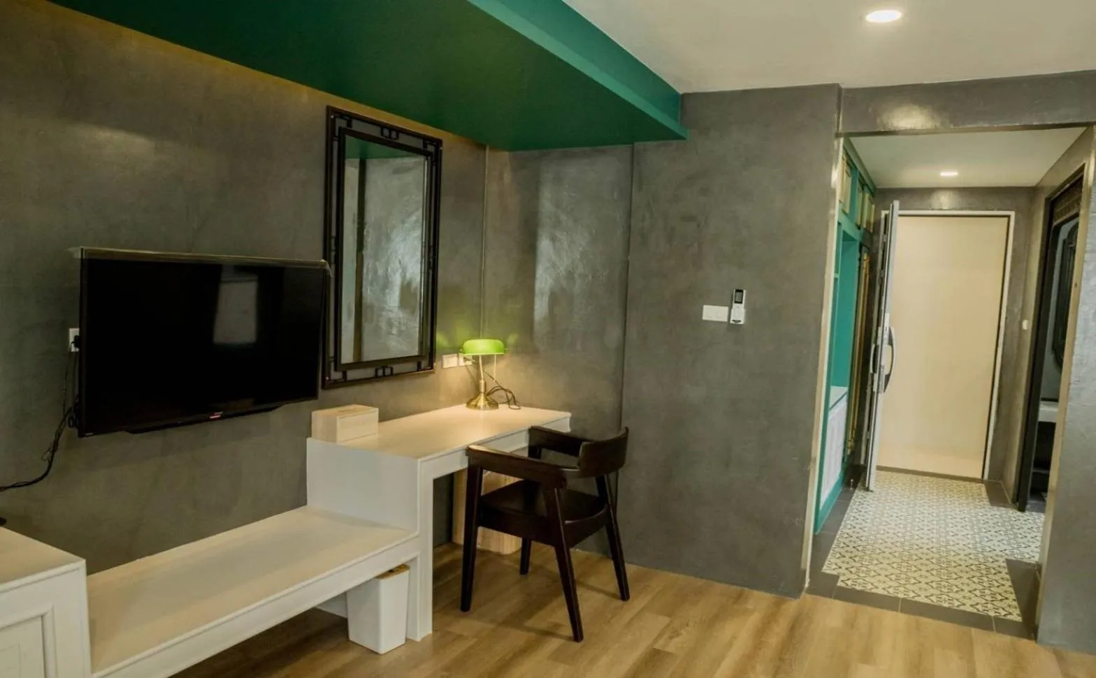 Lynlan Hostel & Cafe