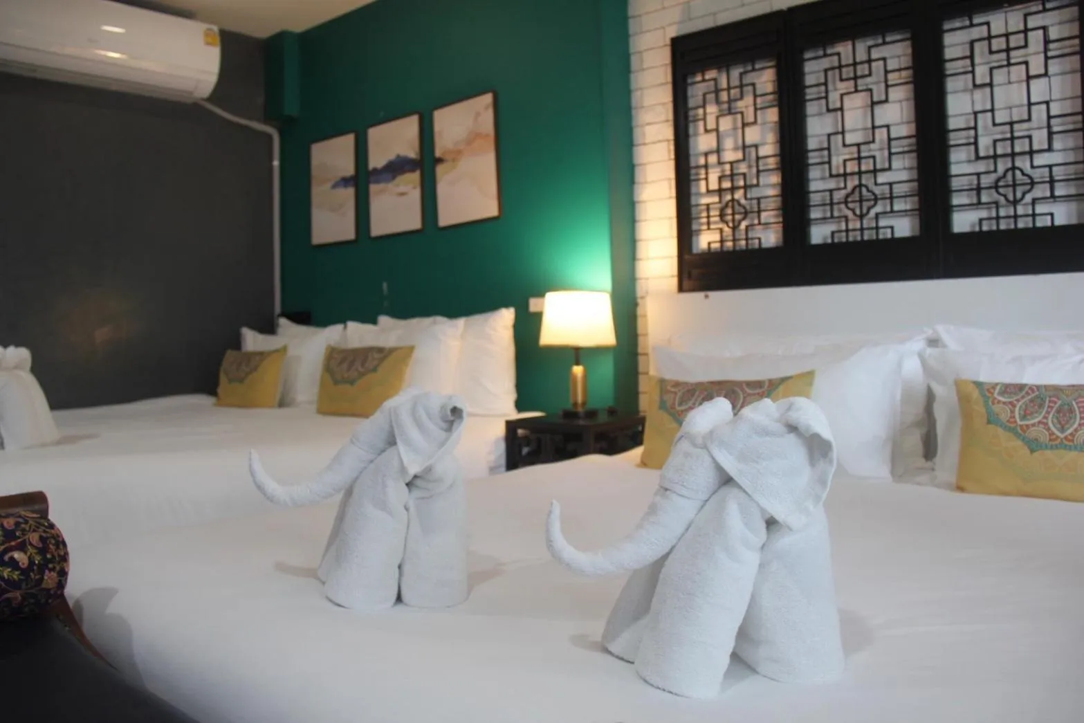 Bed in Lynlan Hostel & Cafe