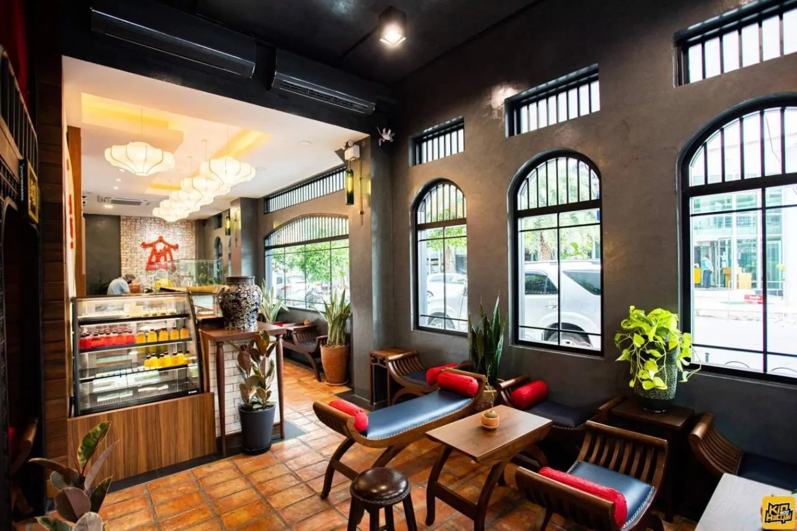 Lynlan Hostel & Cafe