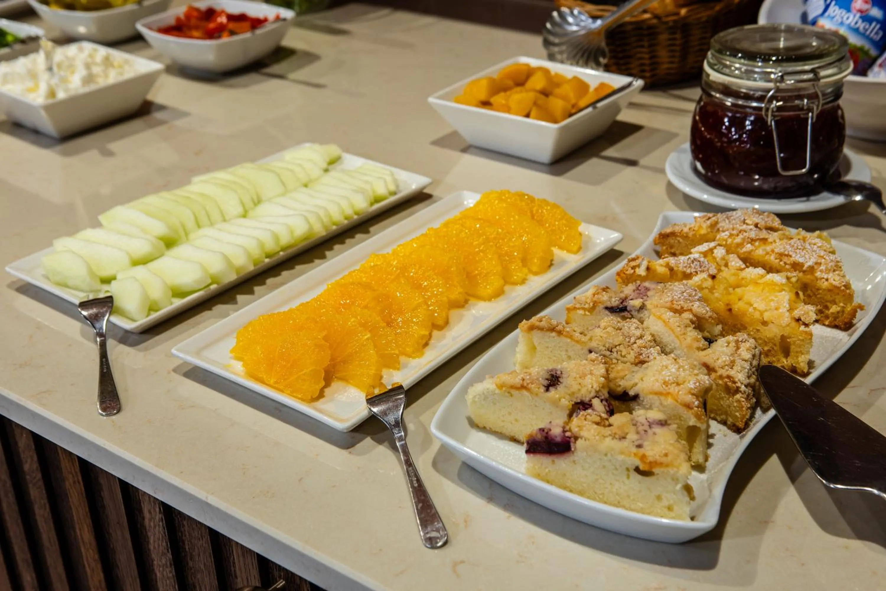 Food and drinks in Gold Hotel