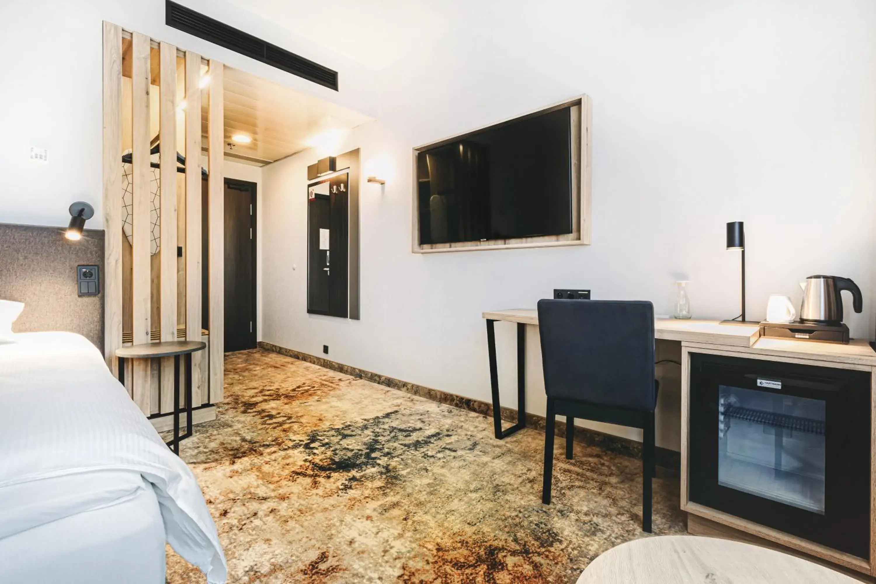 Photo of the whole room, Bed in Qubus Hotel Łódź Photo of the whole room, Bed in Qubus Hotel Łódź