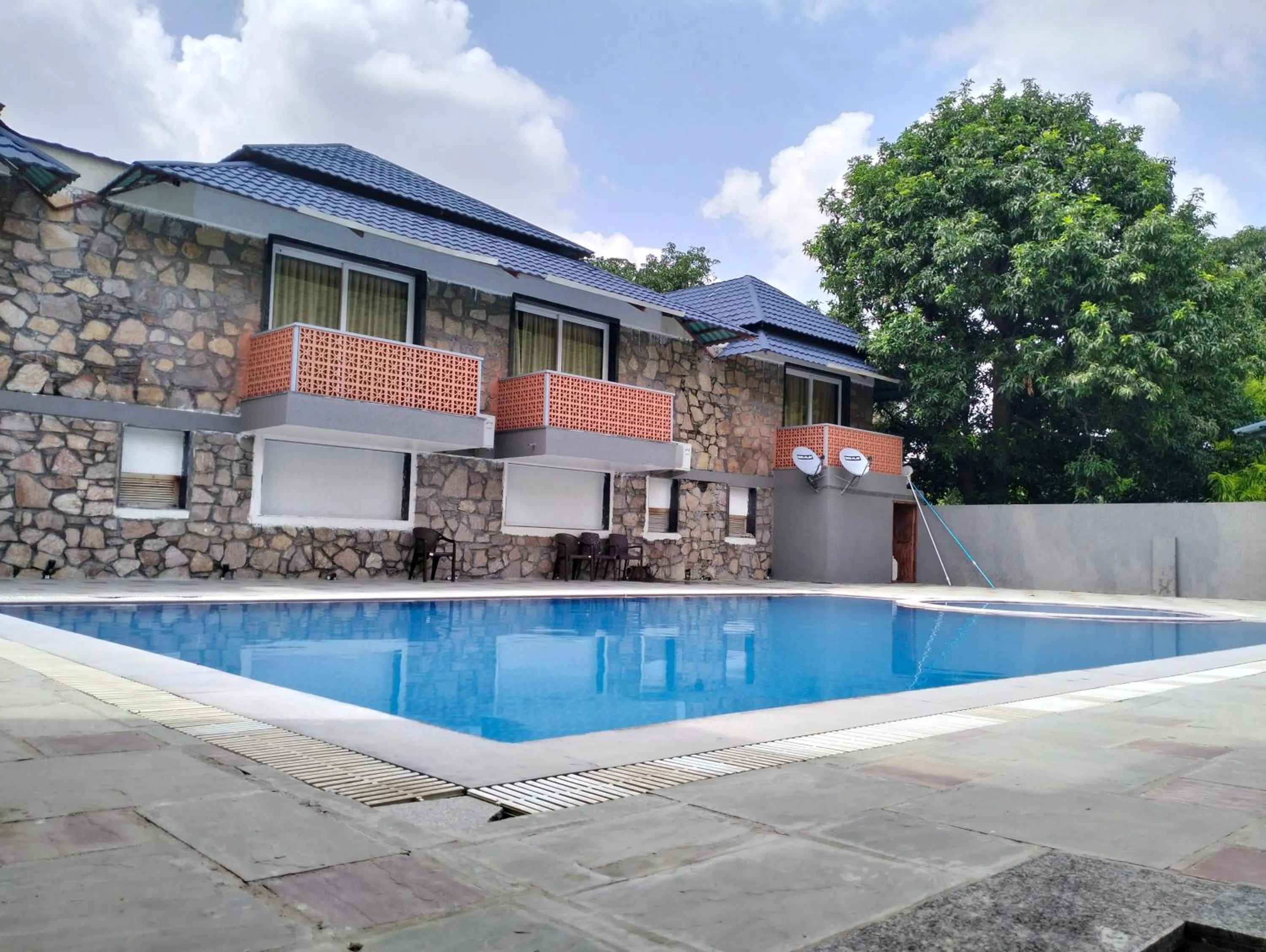 Property building in Nature Retreat Resorts- Life in Nature