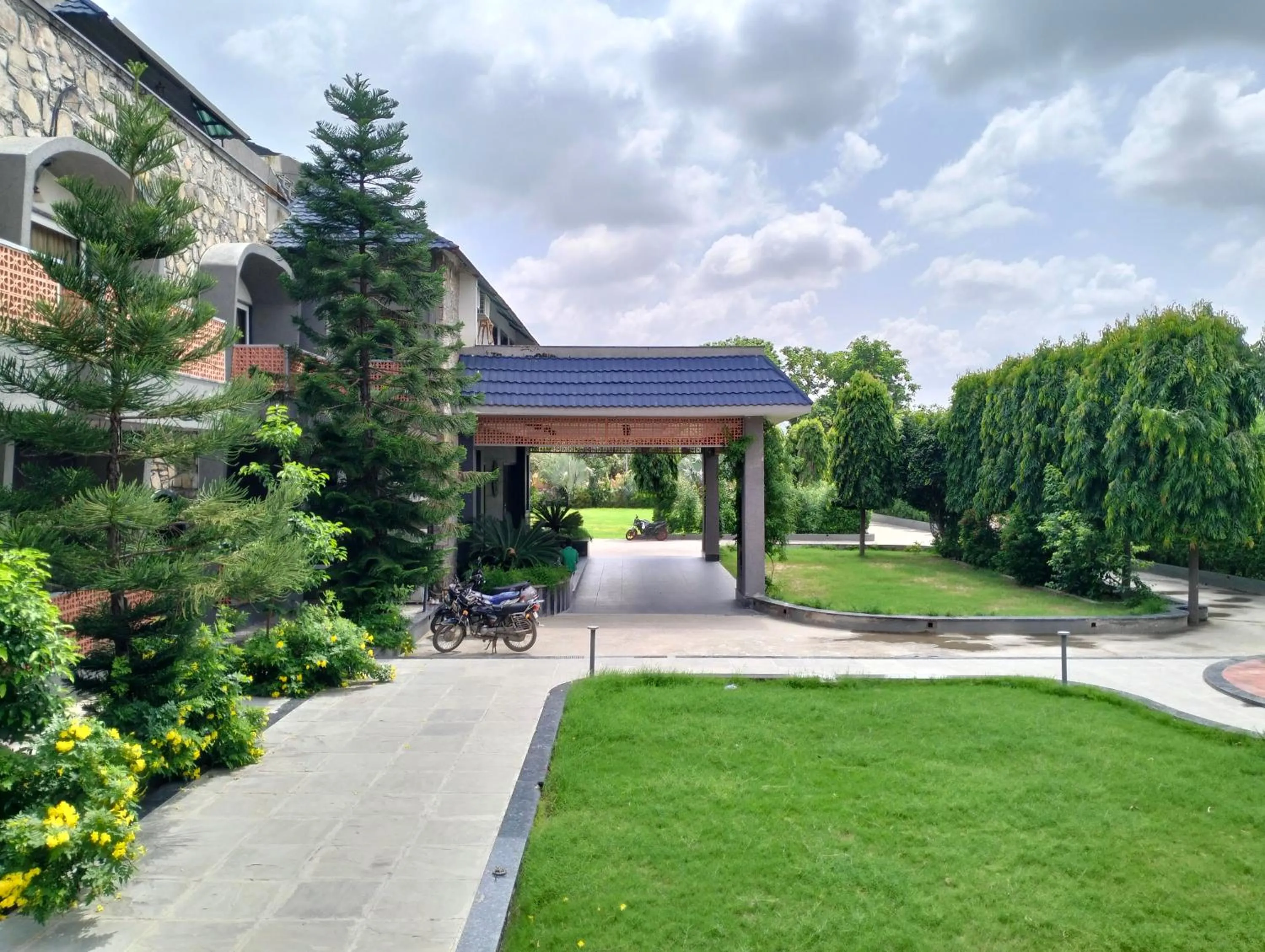 Garden in Nature Retreat Resorts- Life in Nature