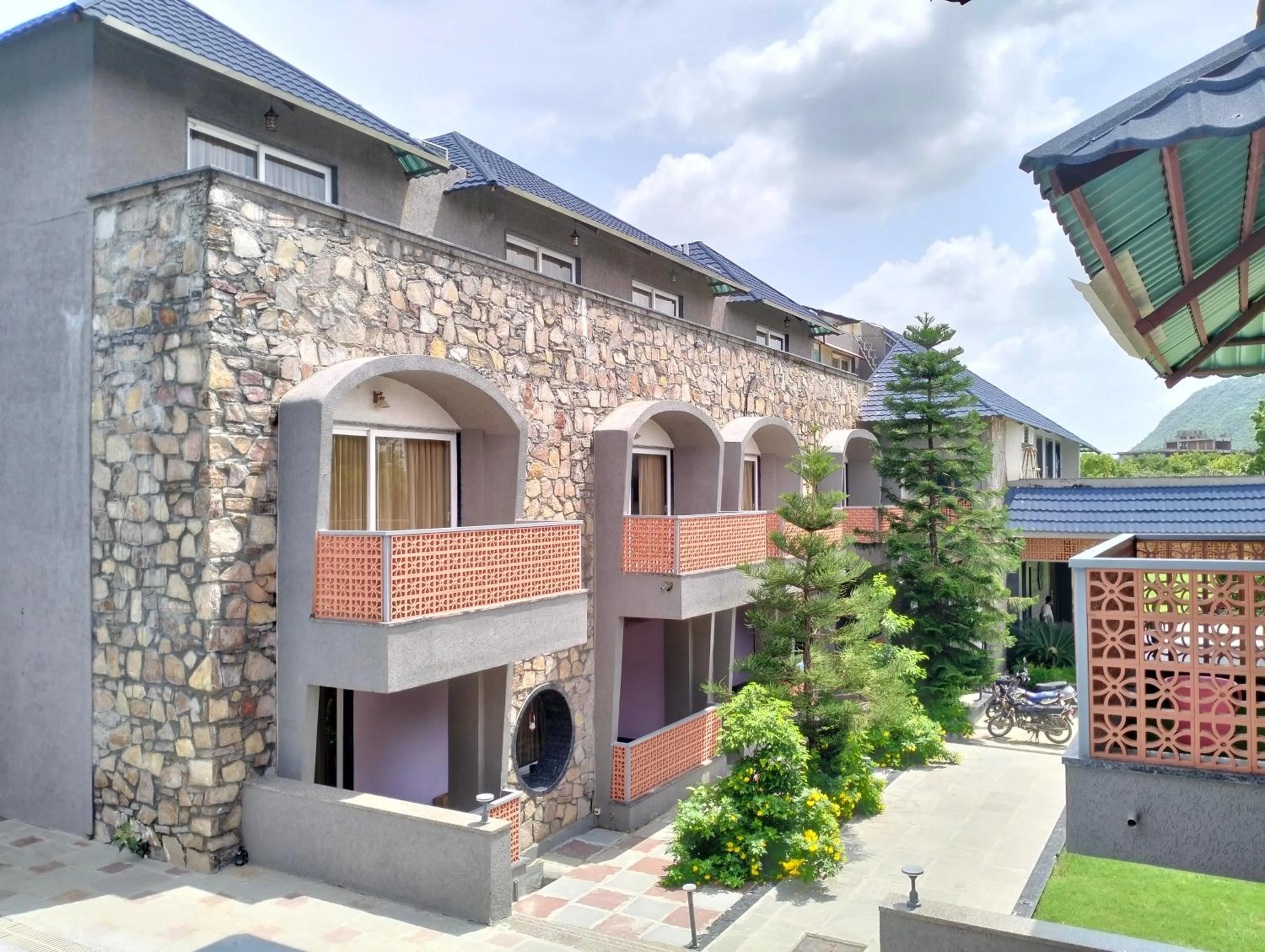 Property building in Nature Retreat Resorts- Life in Nature