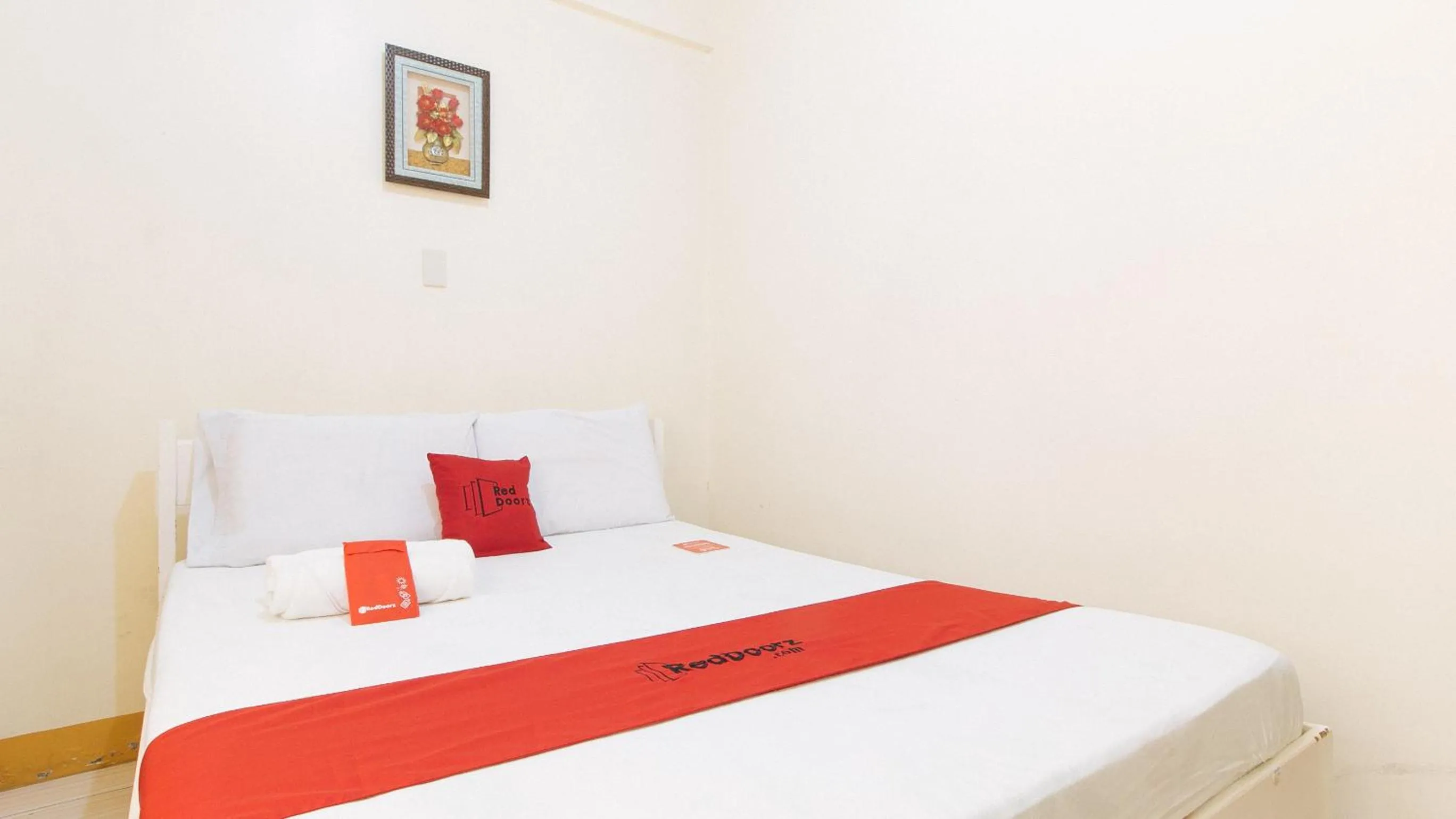 Bed in RedDoorz @ Golden Skye Hotel Guagua