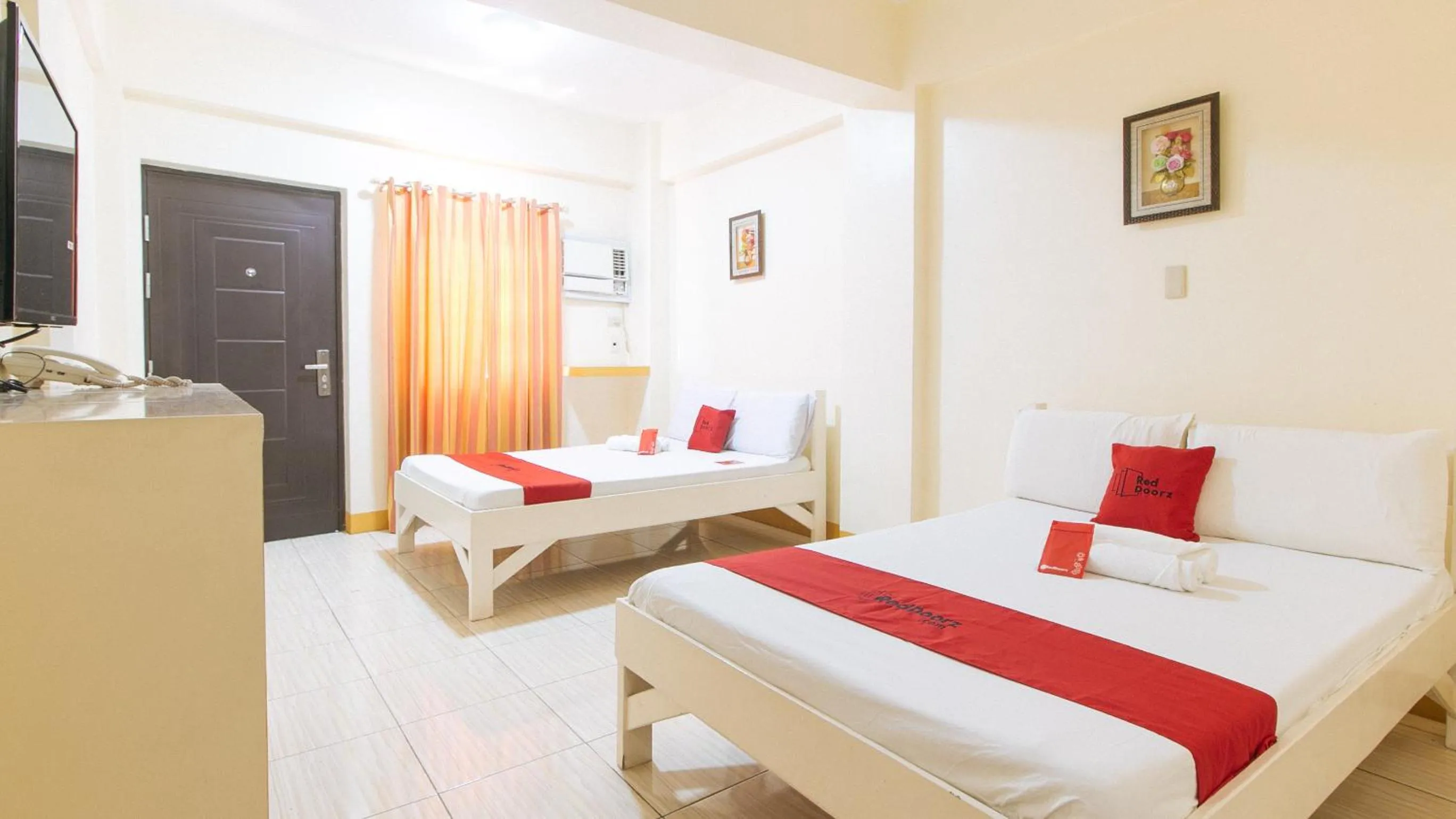 Bed in RedDoorz @ Golden Skye Hotel Guagua