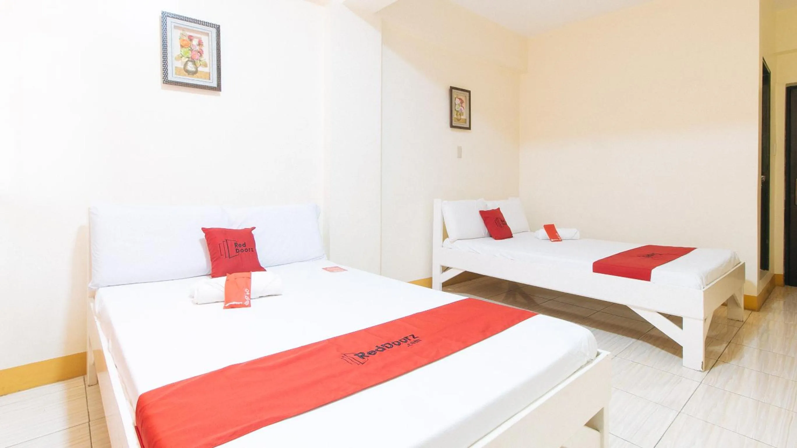 Bed in RedDoorz @ Golden Skye Hotel Guagua