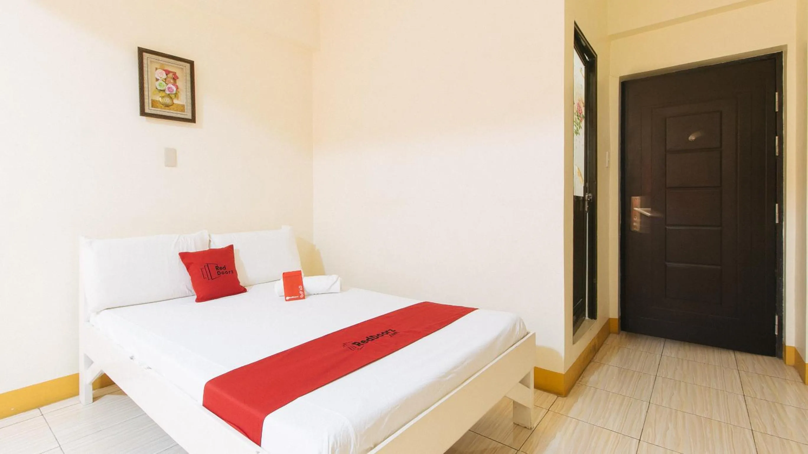 Bedroom, Bed in RedDoorz @ Golden Skye Hotel Guagua