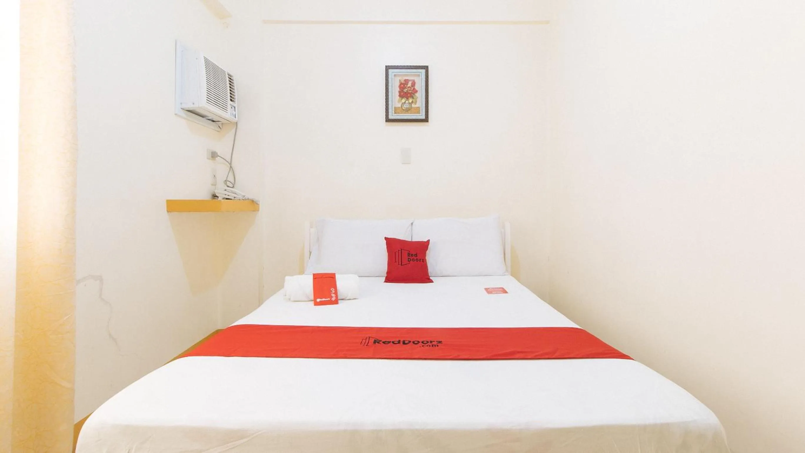 Bed in RedDoorz @ Golden Skye Hotel Guagua