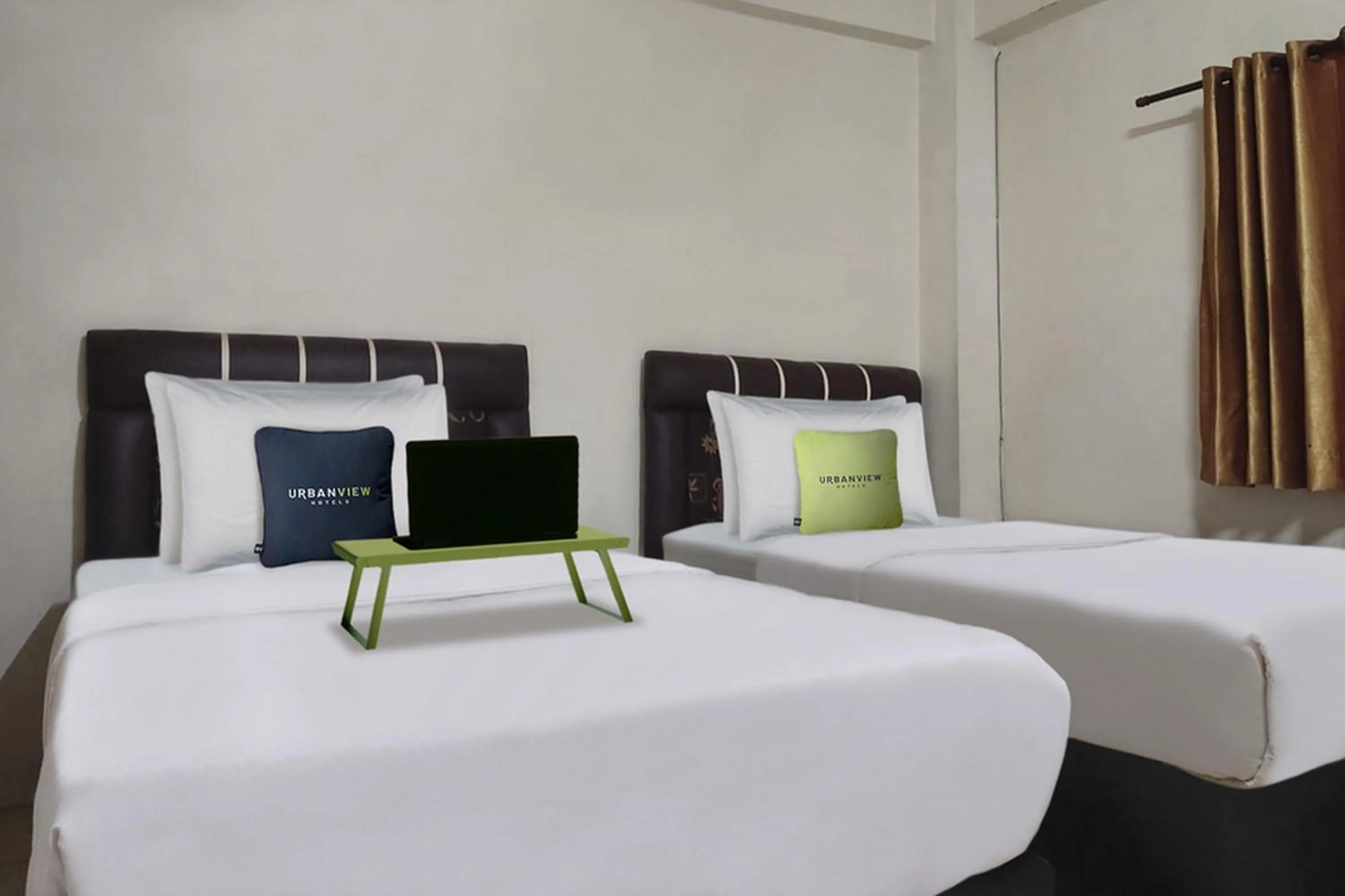 Bedroom, Bed in Urbanview Hotel Kanca Banjarmasin by RedDoorz