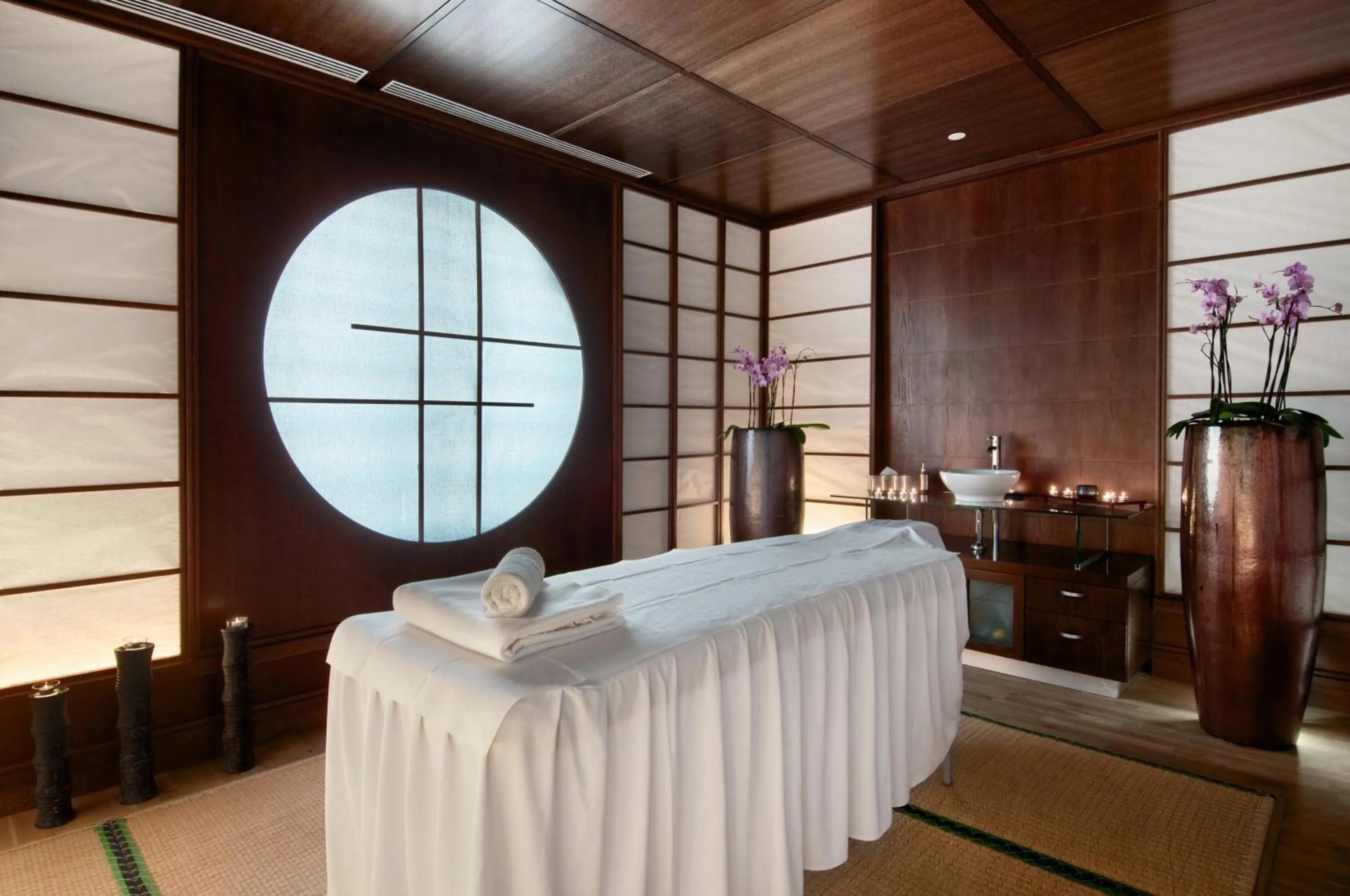 Massage, Bed in Hilton Warsaw City Hotel