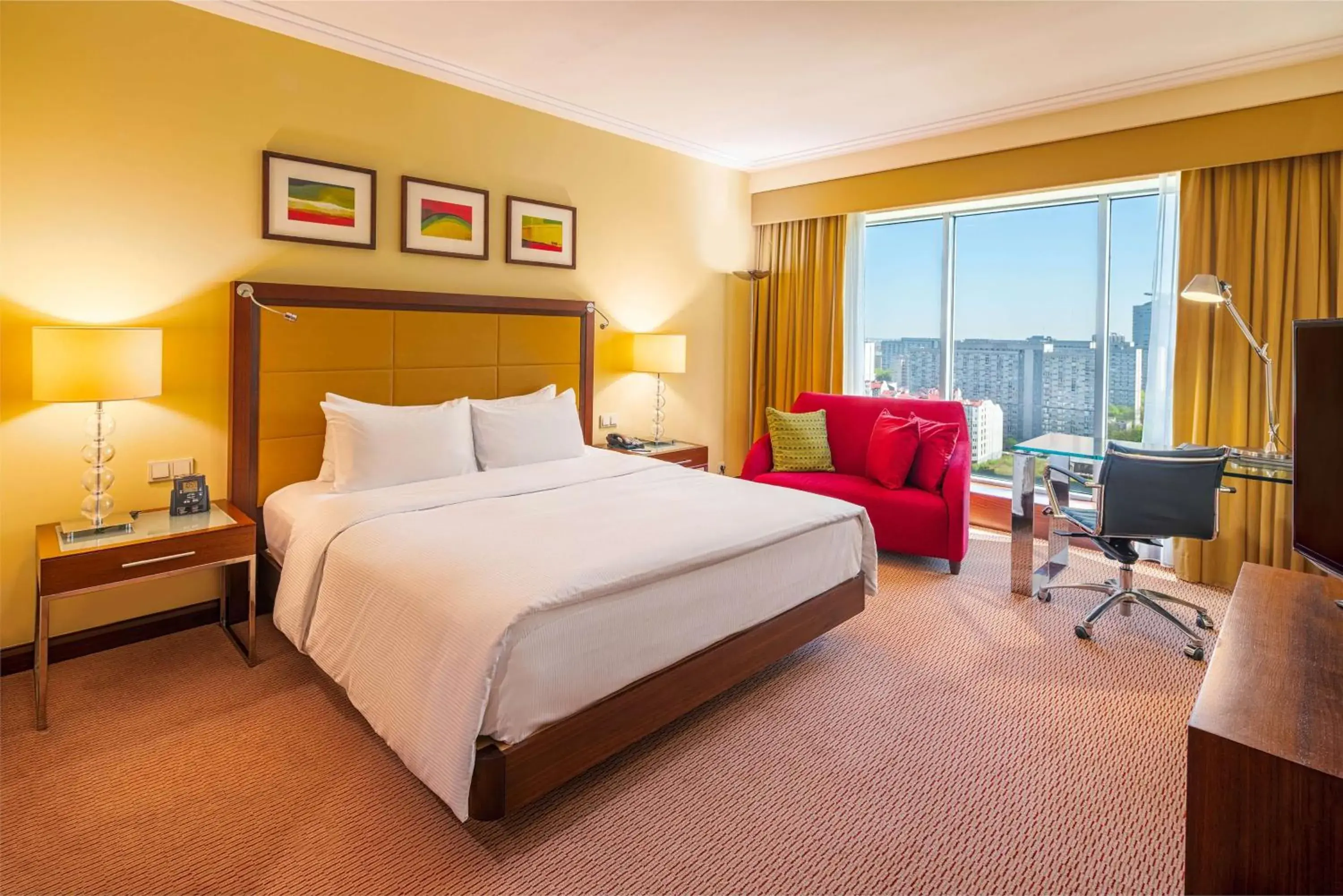 Bed in Hilton Warsaw City Hotel Bed in Hilton Warsaw City Hotel