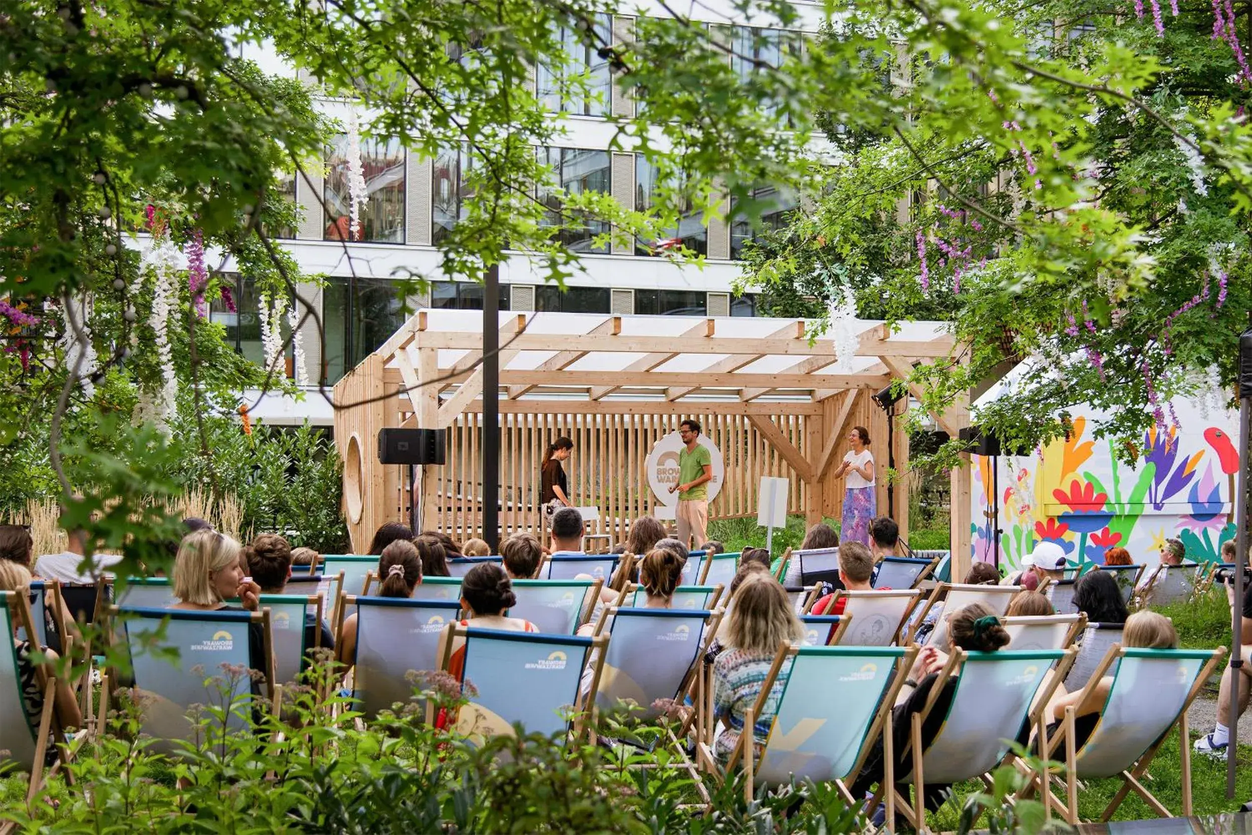 Restaurant/places to eat in Hilton Warsaw City Hotel Restaurant/places to eat in Hilton Warsaw City Hotel