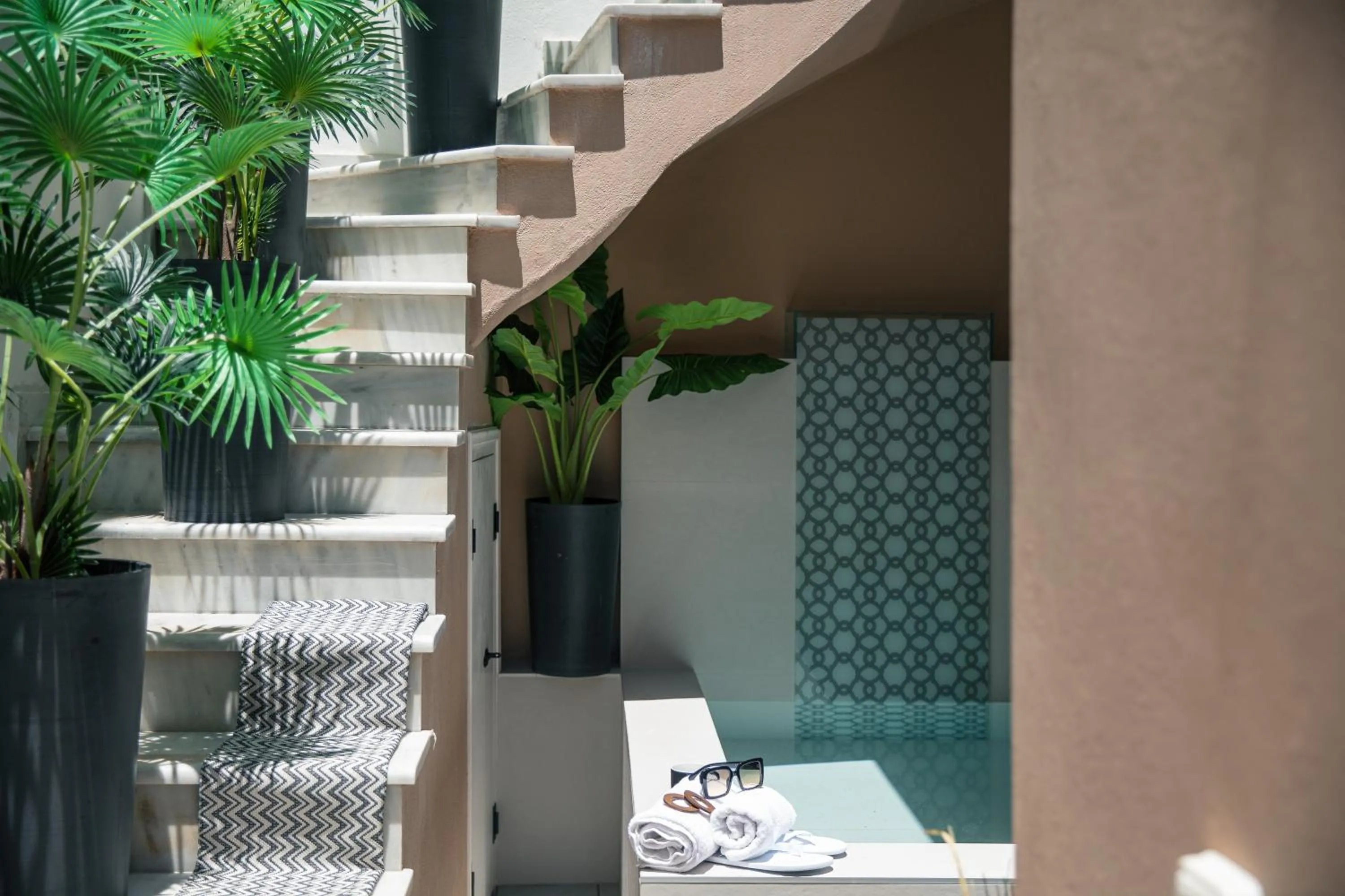 Swimming pool in Gateway Suites