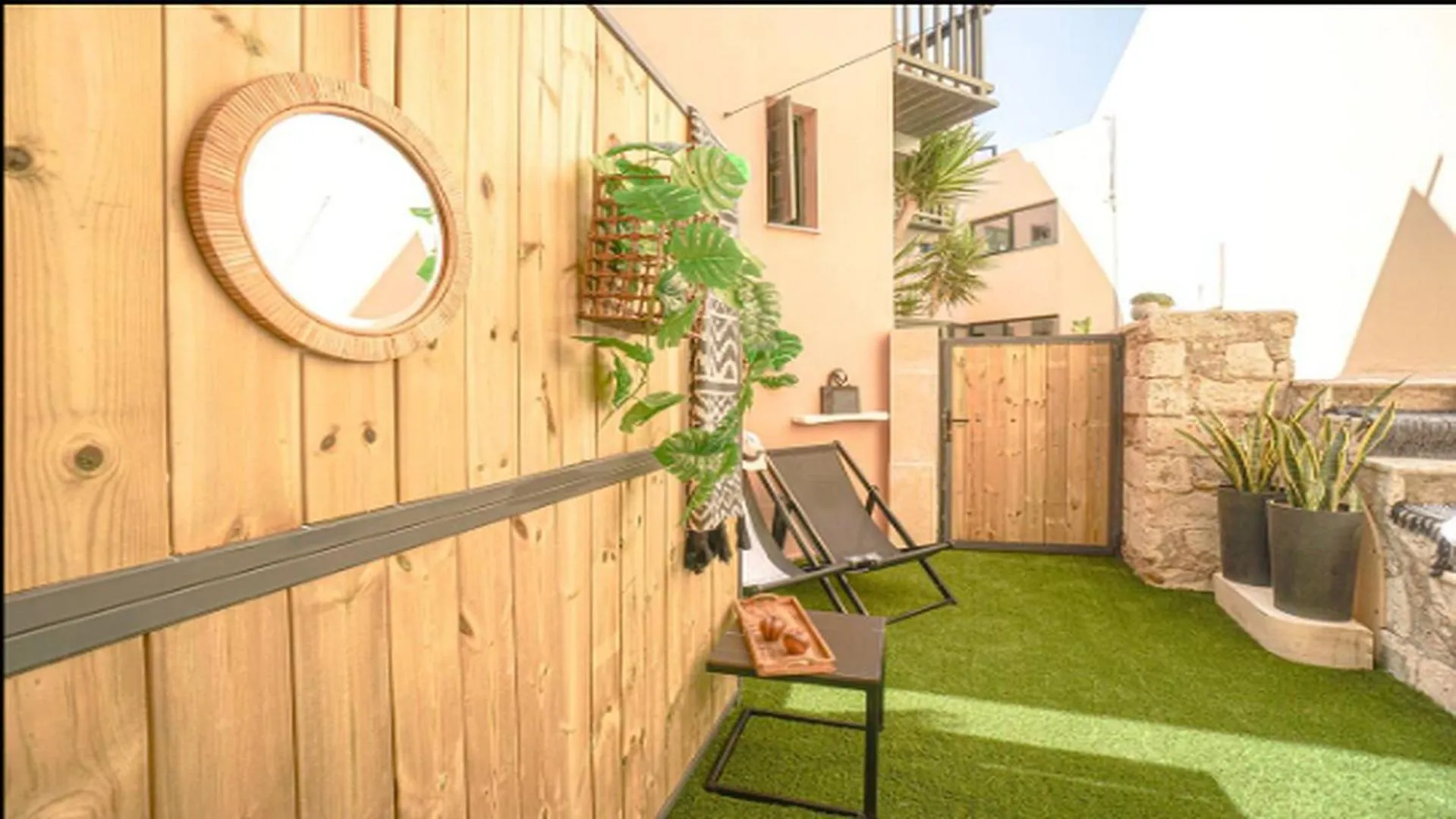 Balcony/Terrace in Gateway Suites