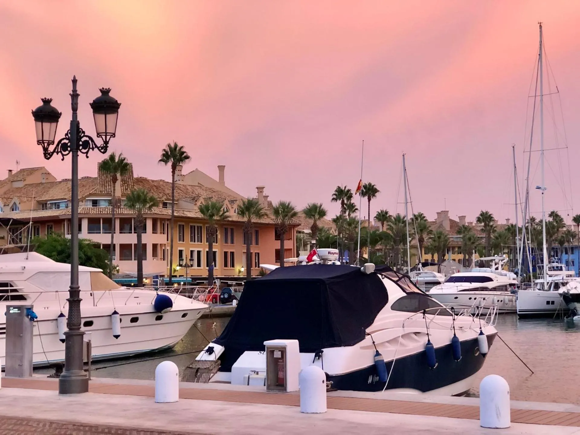 YOLO Spaces - Sotogrande Marina Boutique Apartment