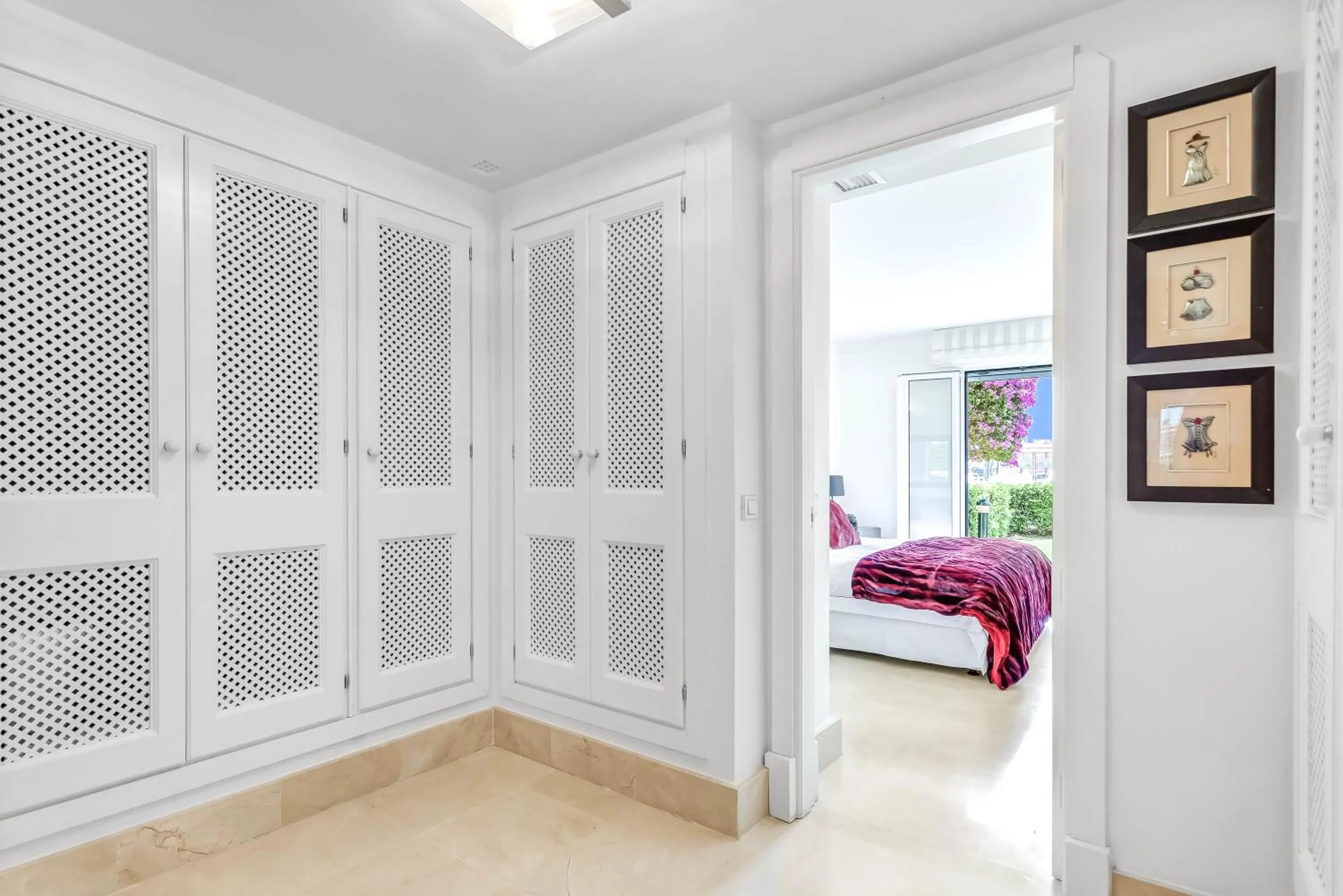 Bed in YOLO Spaces - Sotogrande Marina Boutique Apartment