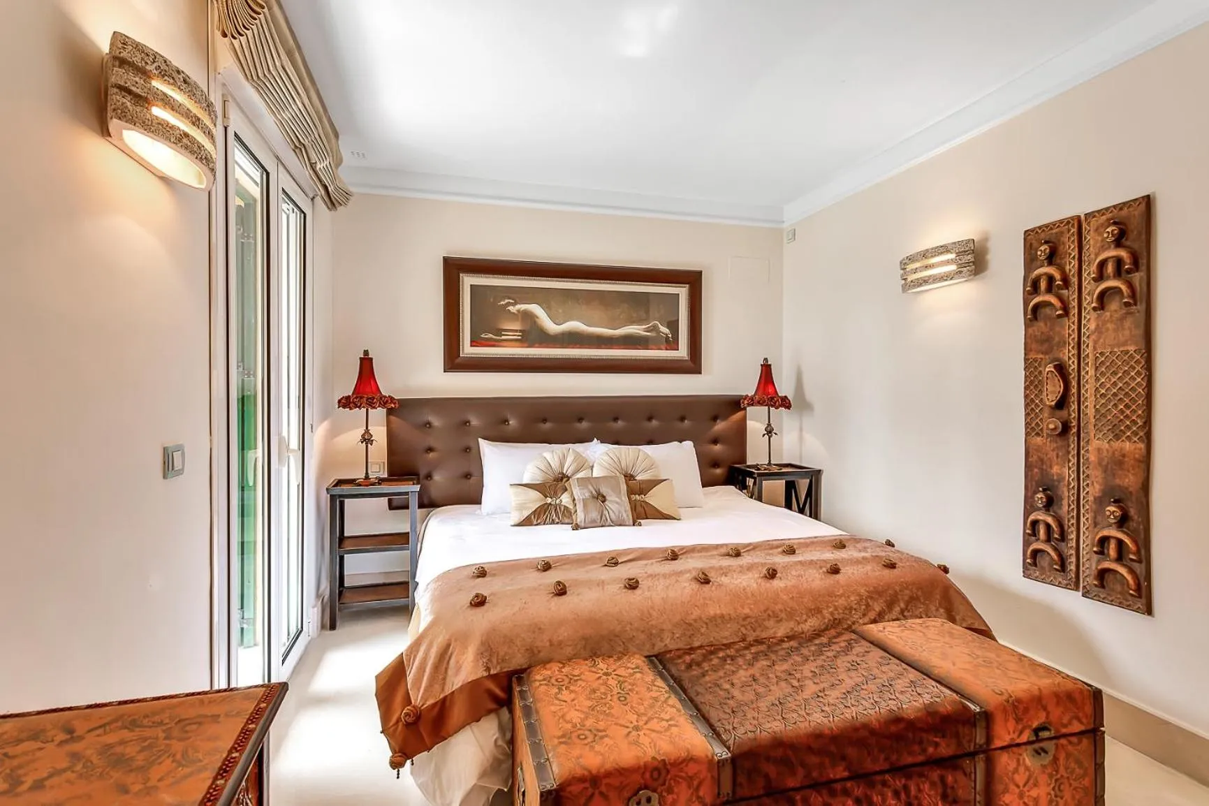 Bed in YOLO Spaces - Sotogrande Marina Boutique Apartment