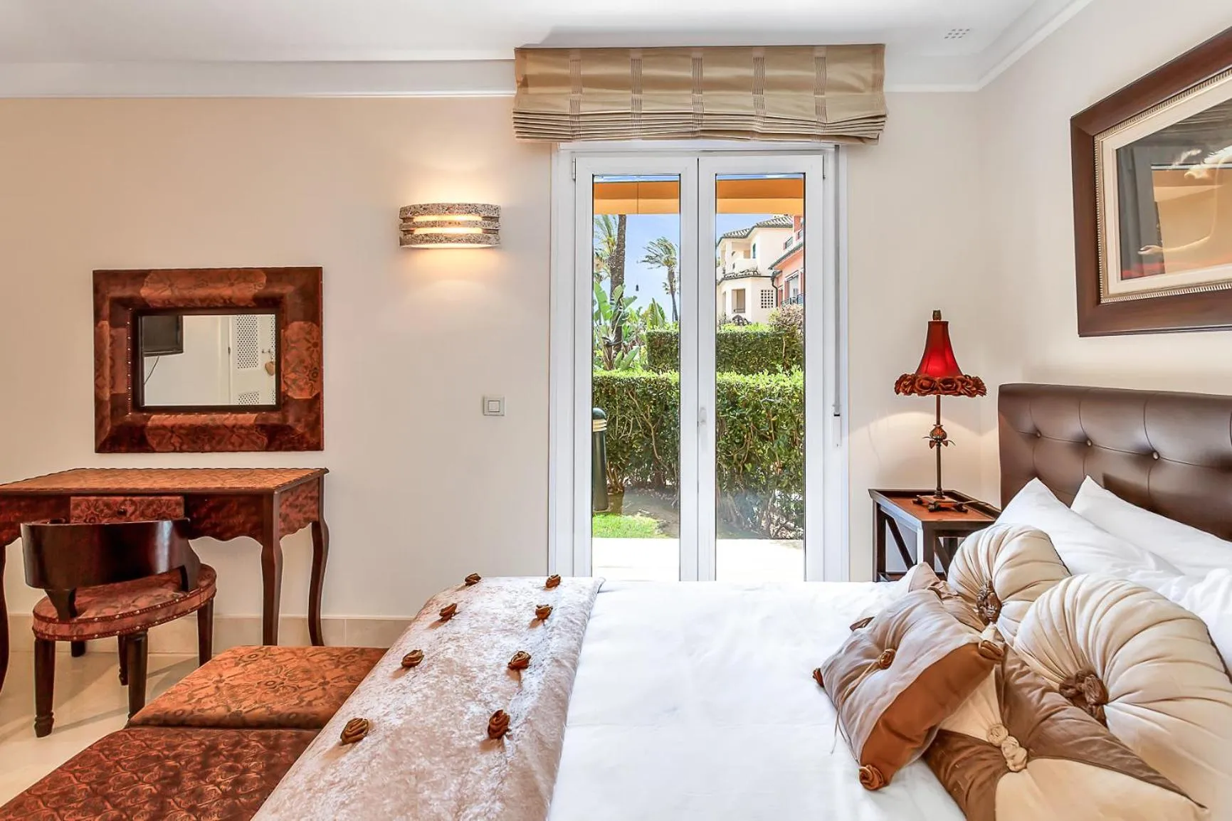 Bed in YOLO Spaces - Sotogrande Marina Boutique Apartment