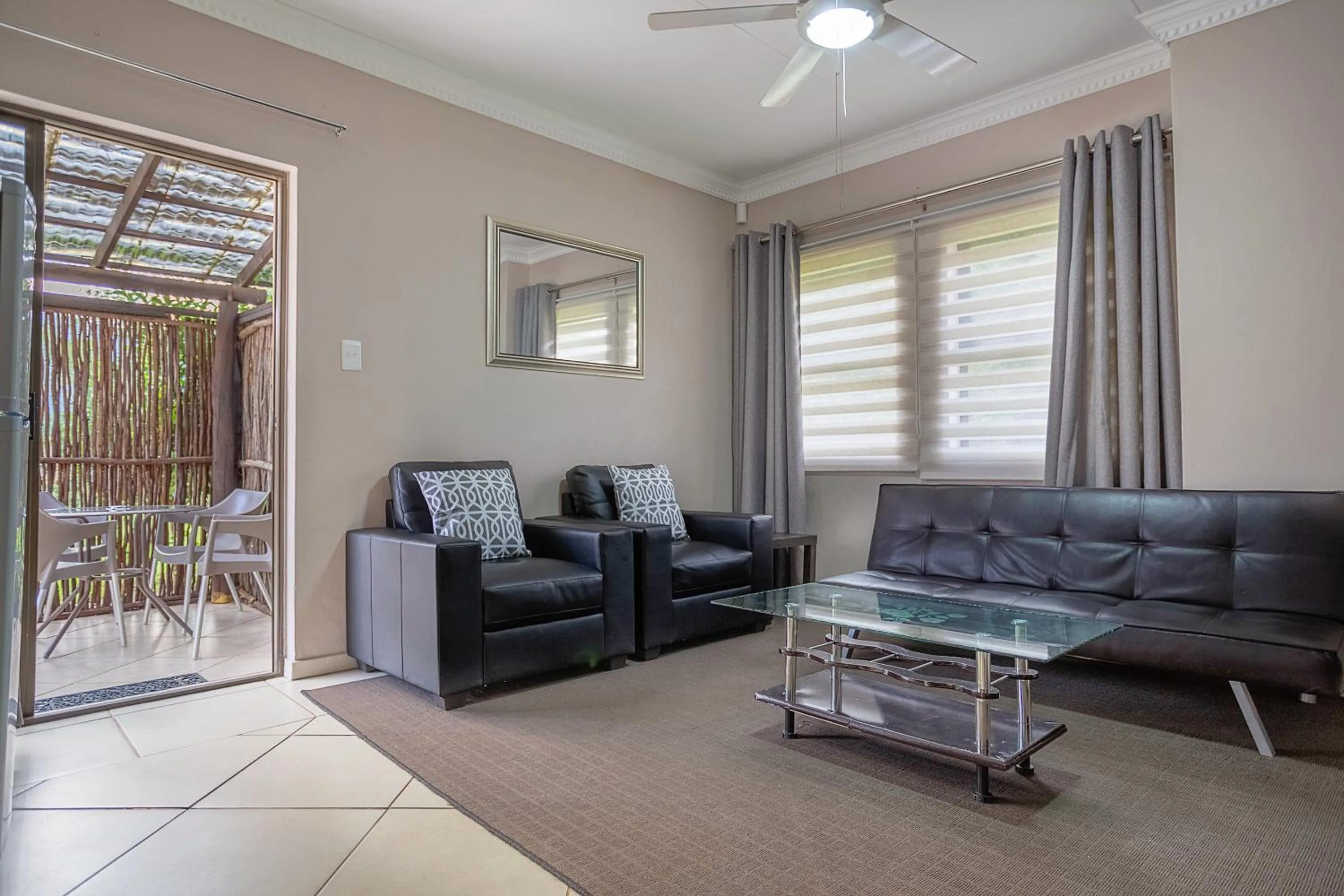 Living room in Three Oaks and an Aloe Boutique Hotel
