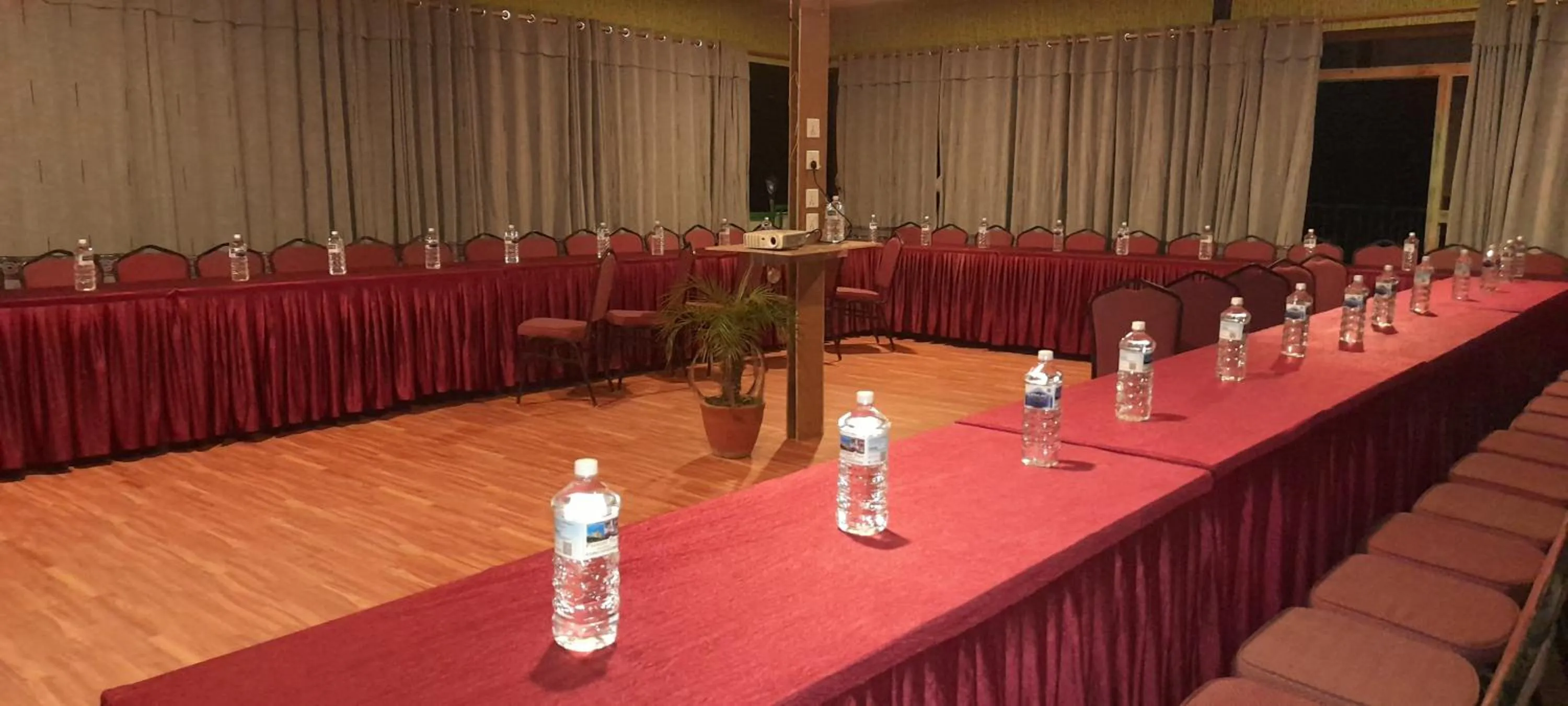 Meeting/conference room in Paradise Villa