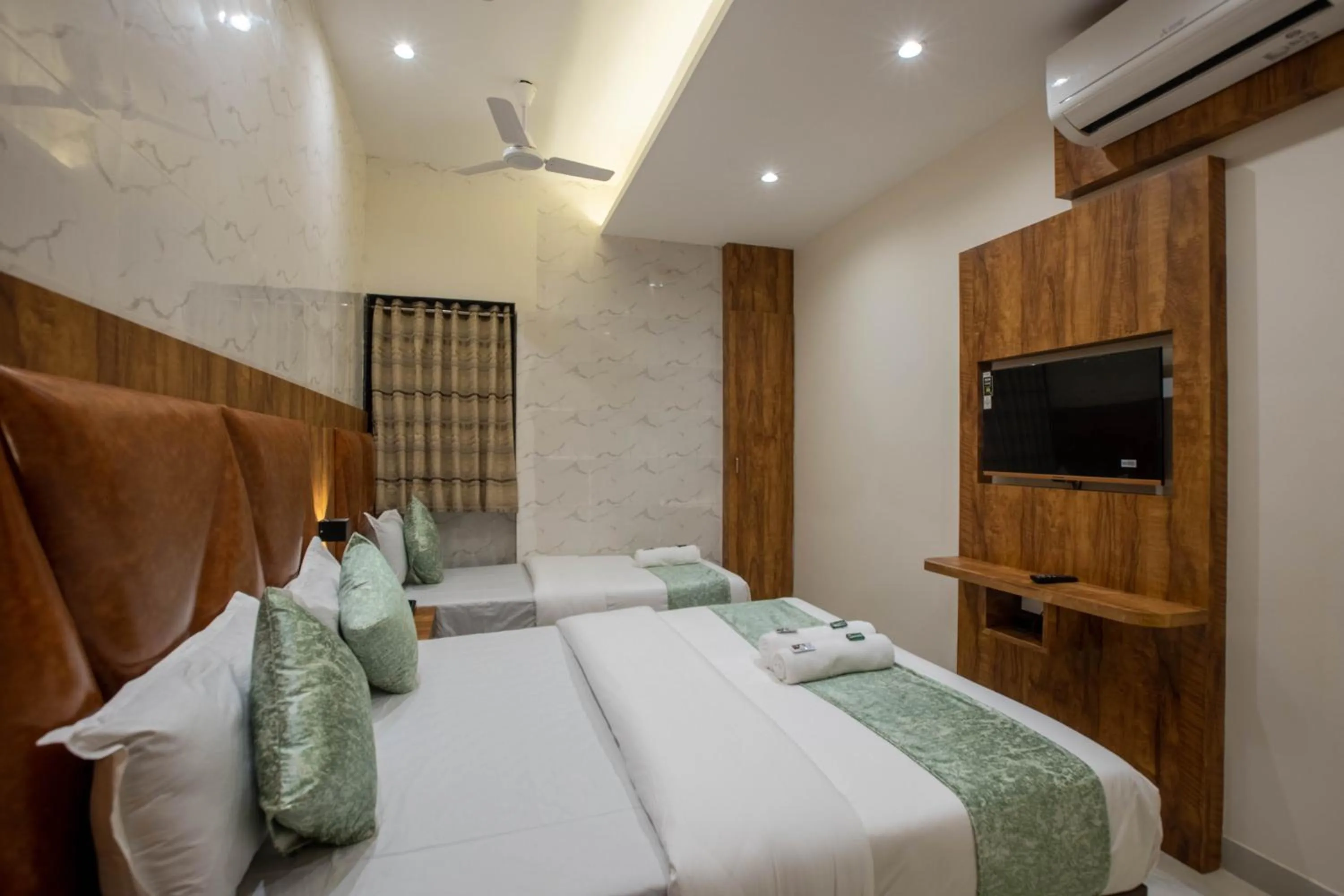 Bed in Hotels Heraa International