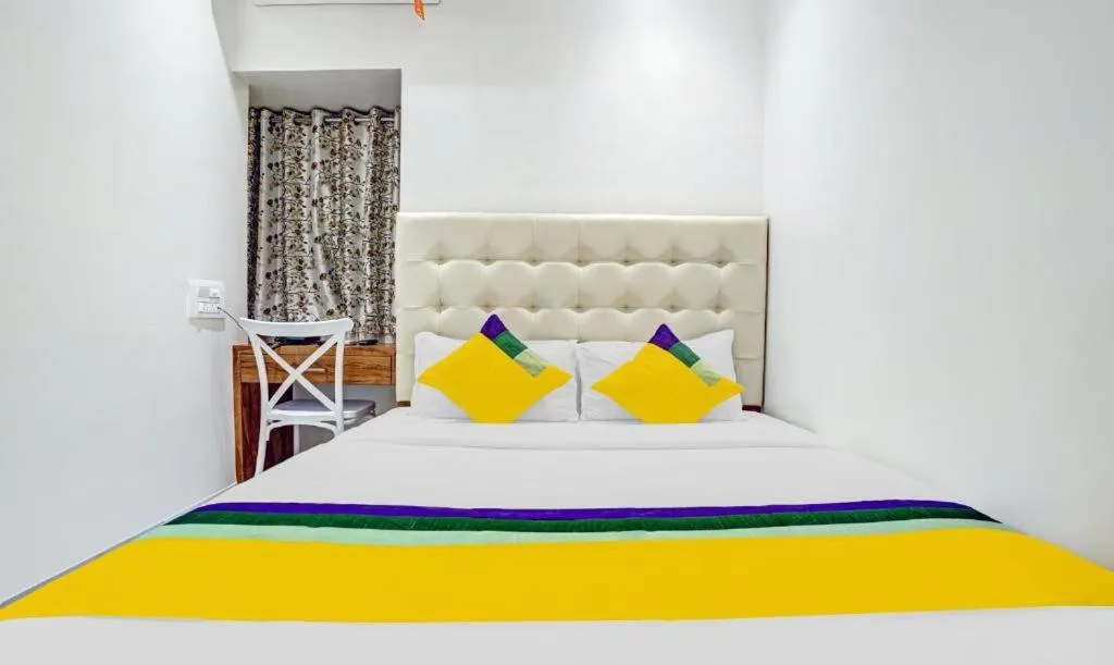 Bedroom, Bed in Hotels Heraa International