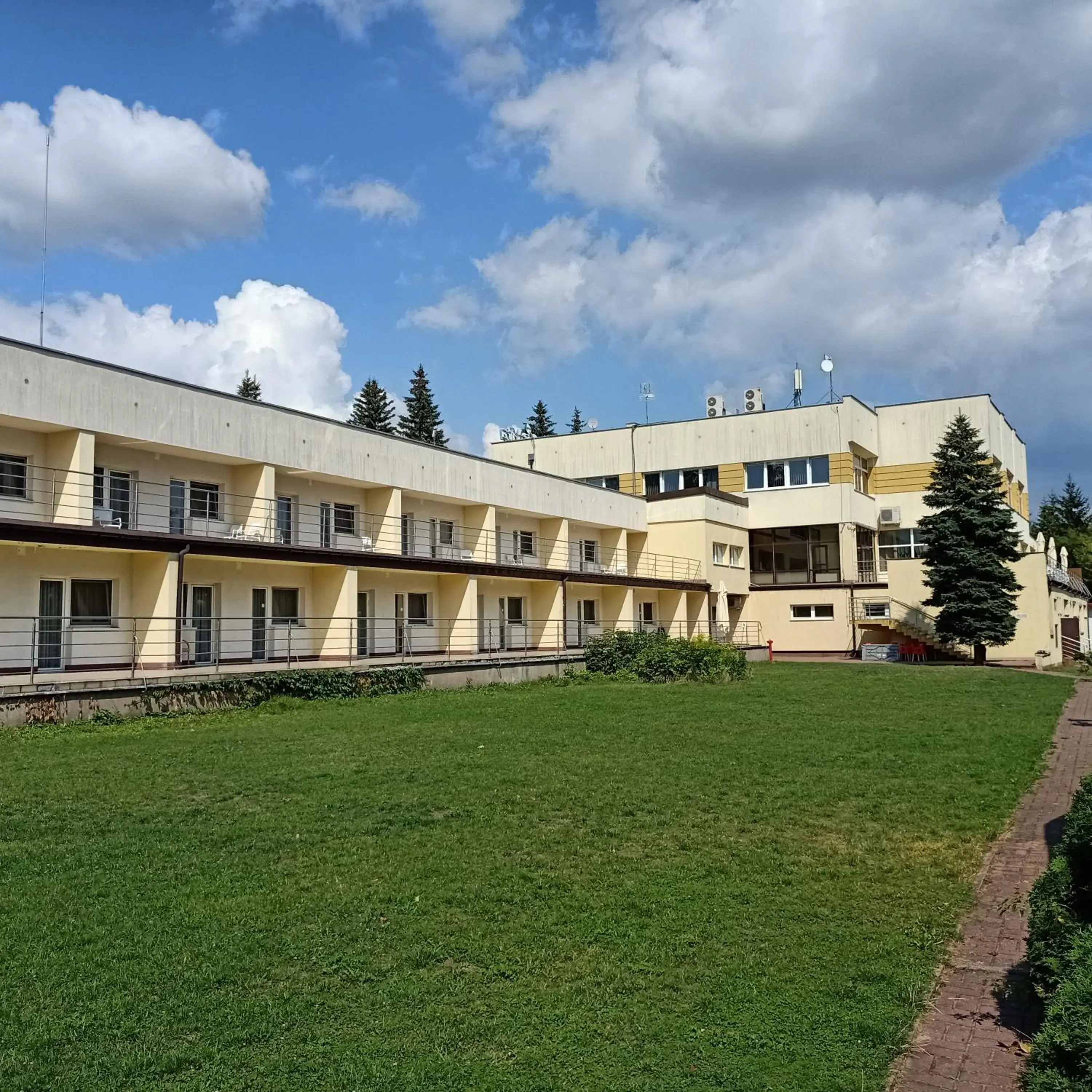 Property building in Geovita w Jadwisinie Property building in Geovita w Jadwisinie