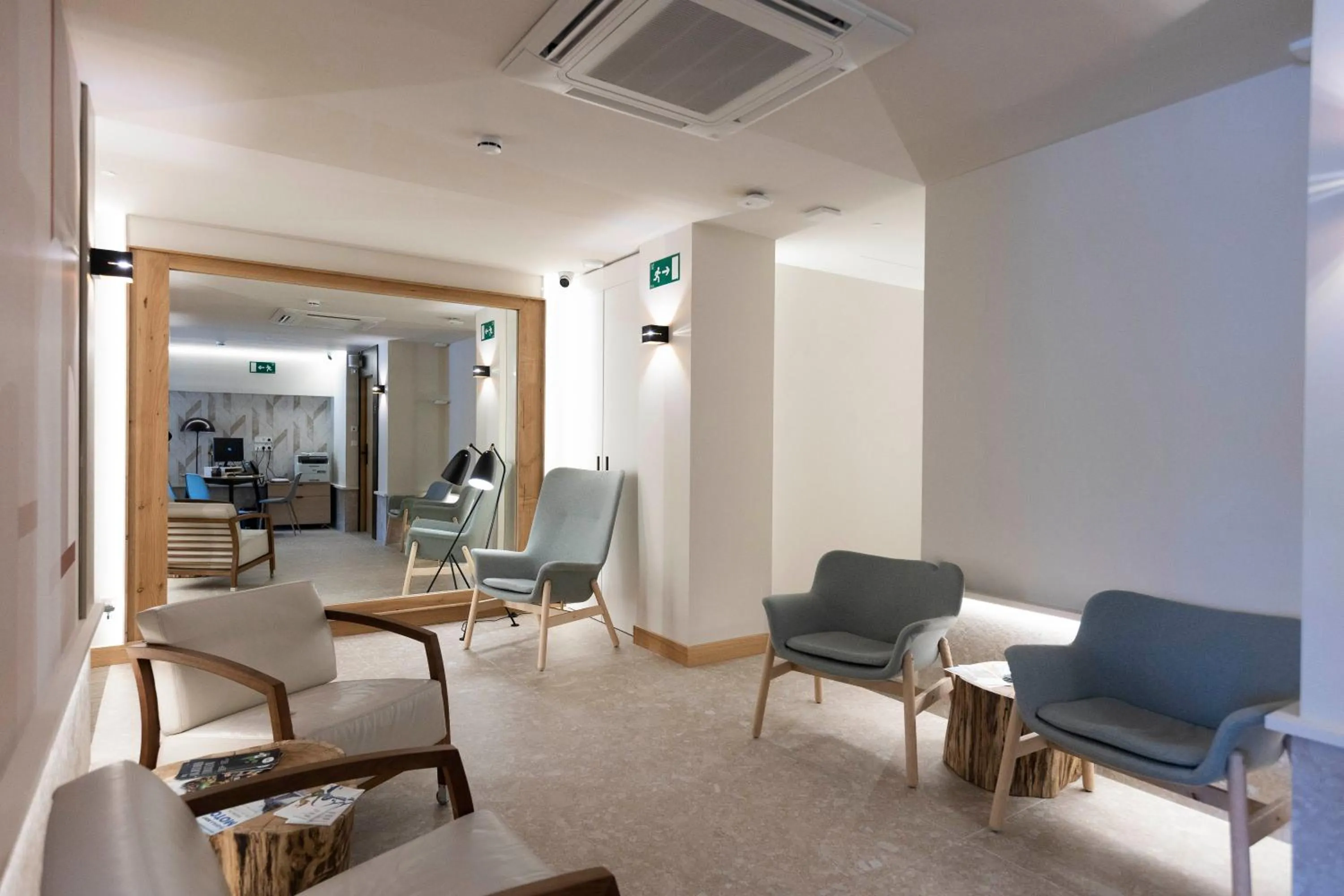 URBAIA ROOMS