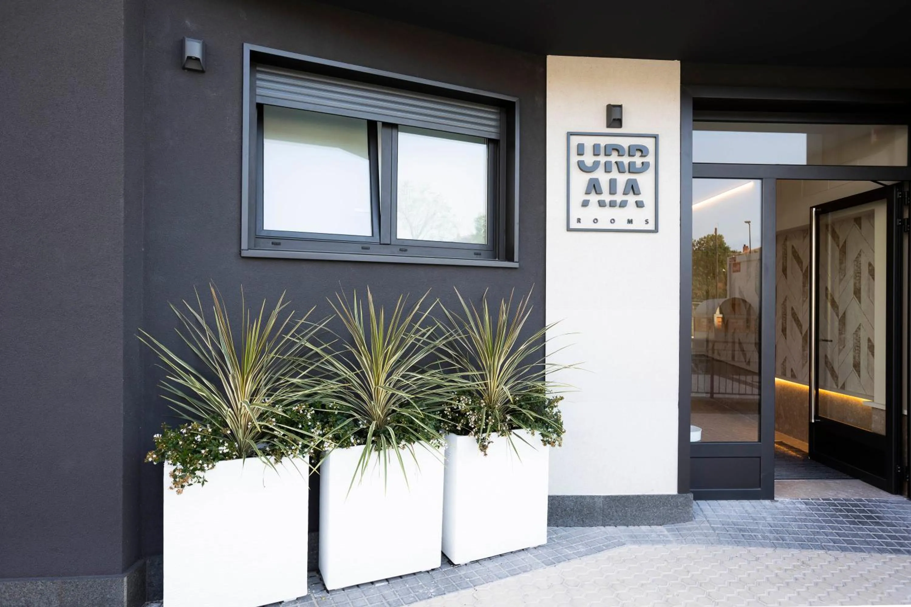 URBAIA ROOMS