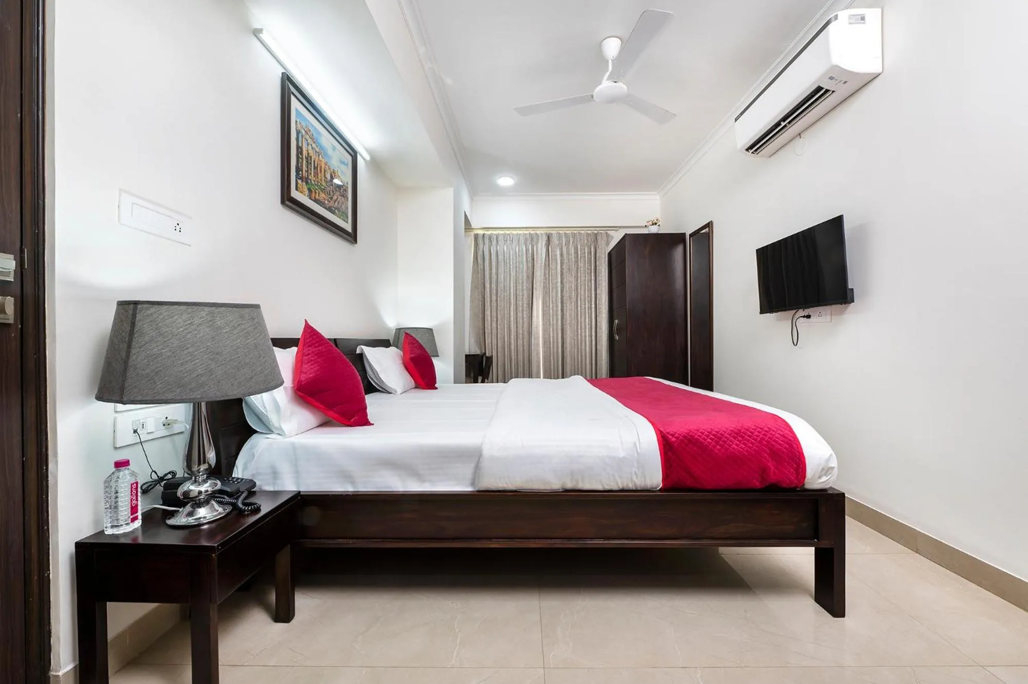 Bedroom, Bed in Palm Stay - Studios & Rooms