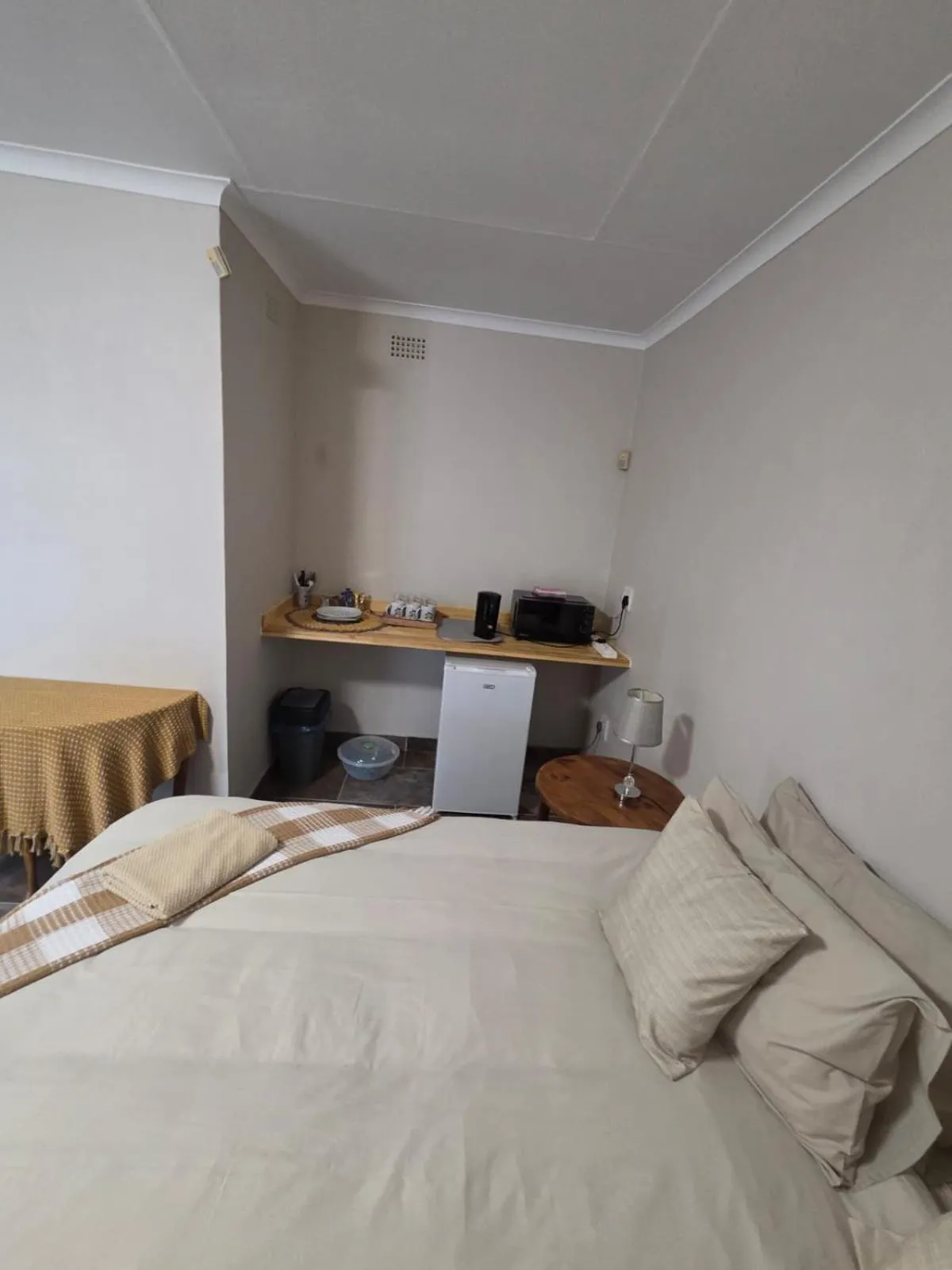 Kitchen or kitchenette, Bed in House 205