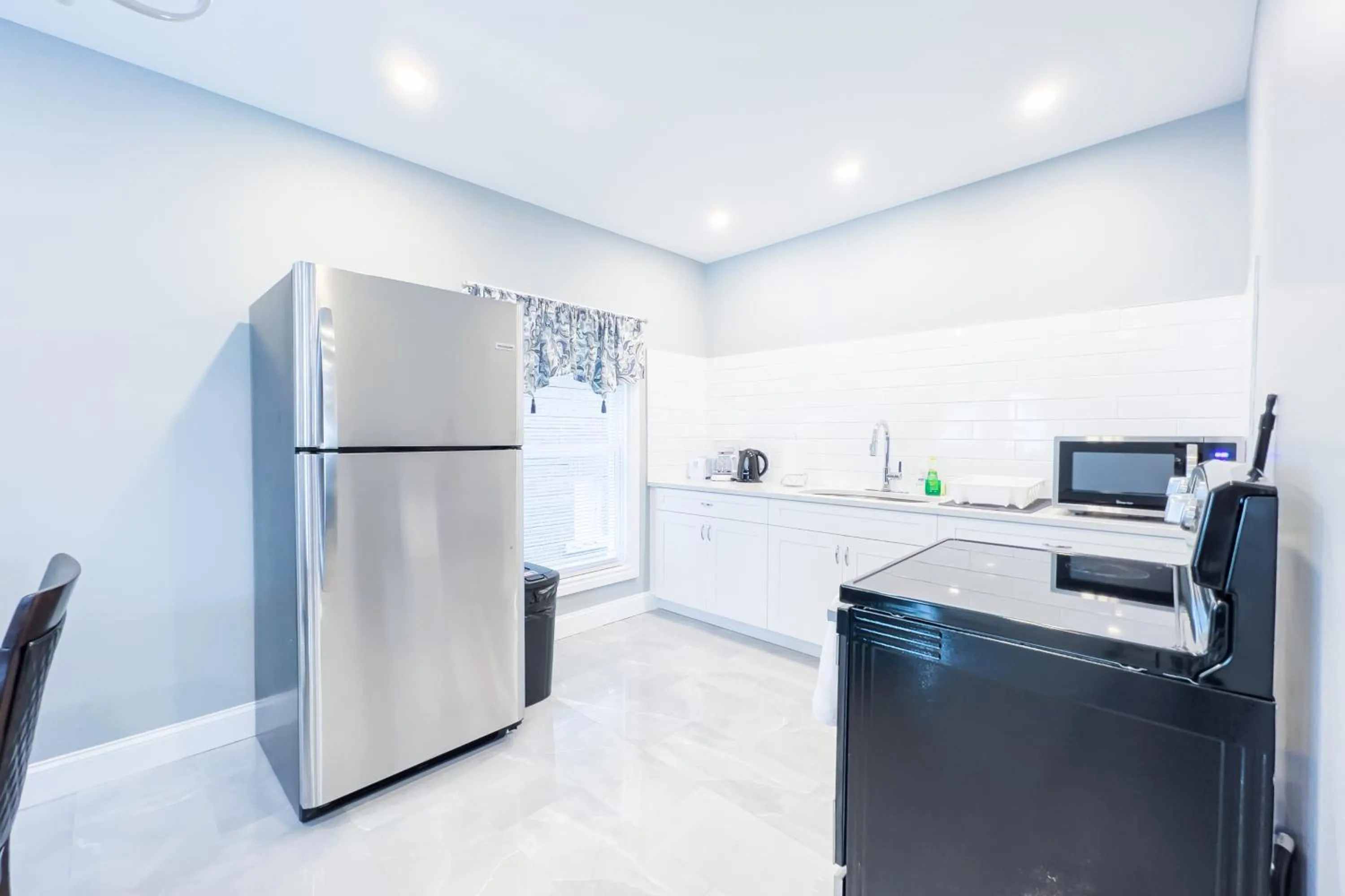Kitchen or kitchenette in The Cedar Chateau