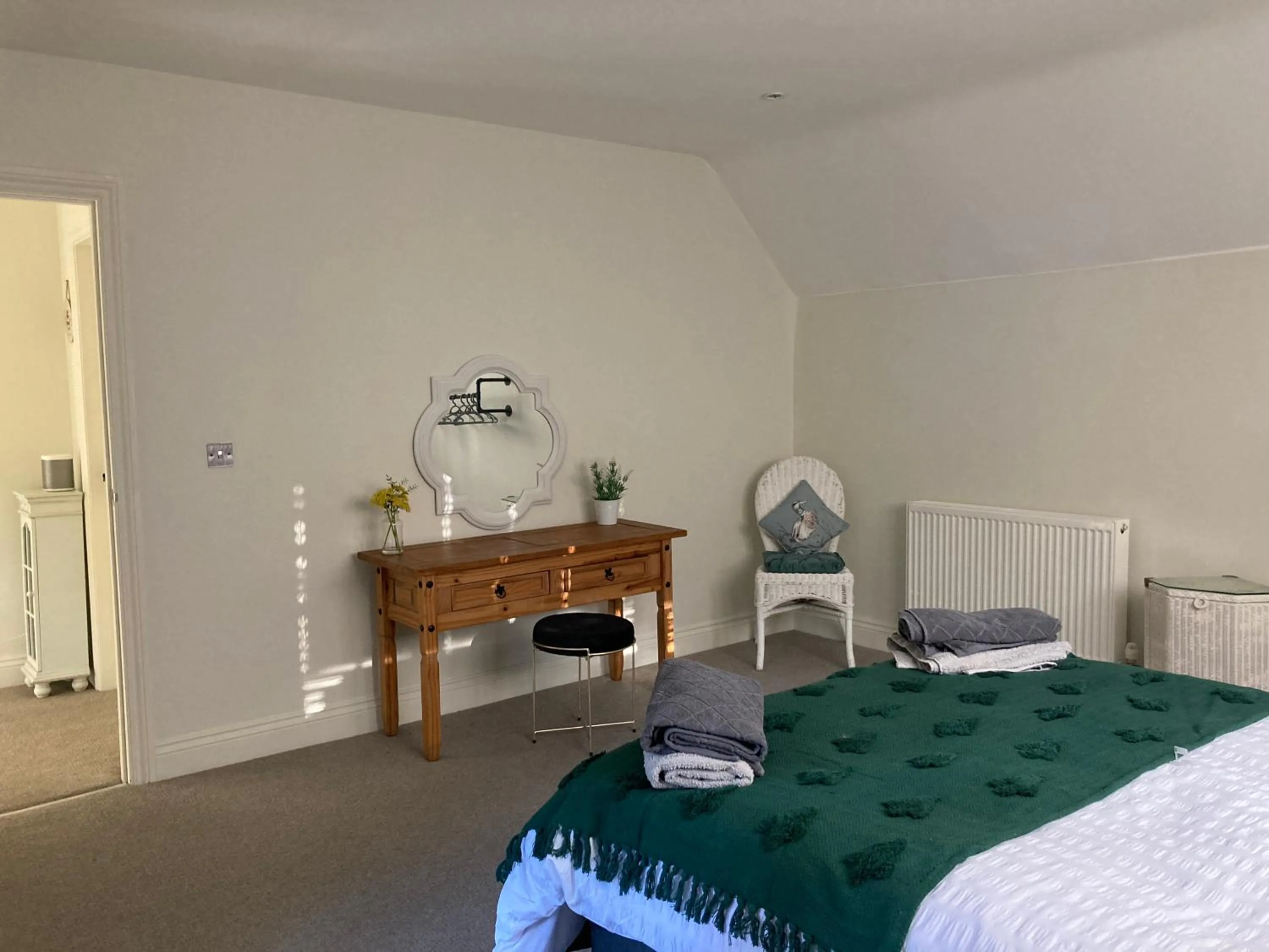 Bed in 5Bed-10Guests-Fireplace-HotTub-Pets ok-Parking