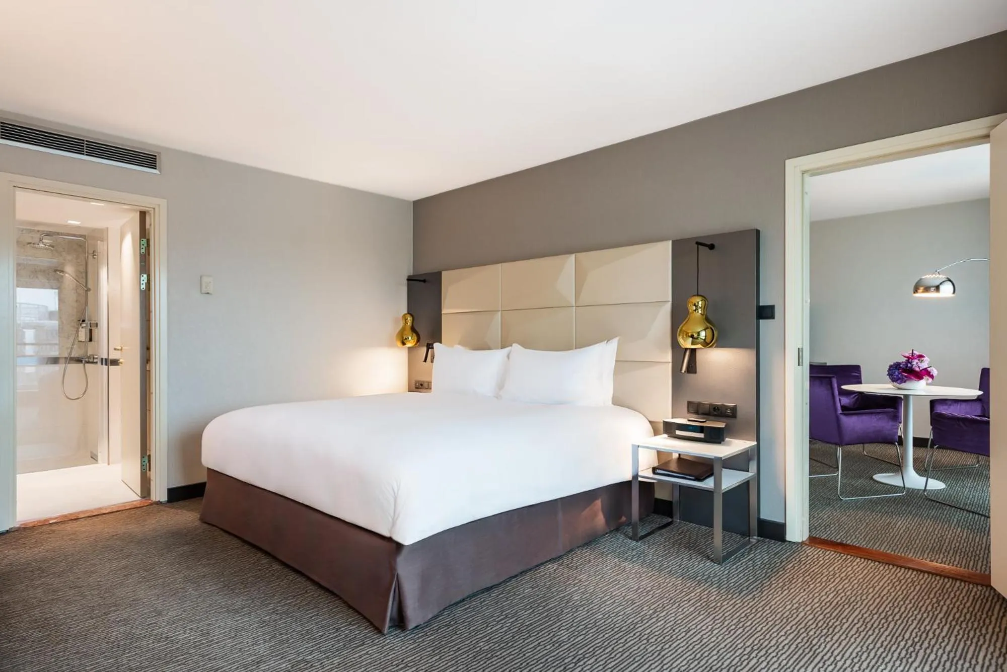 Bed in Sofitel Warsaw Victoria