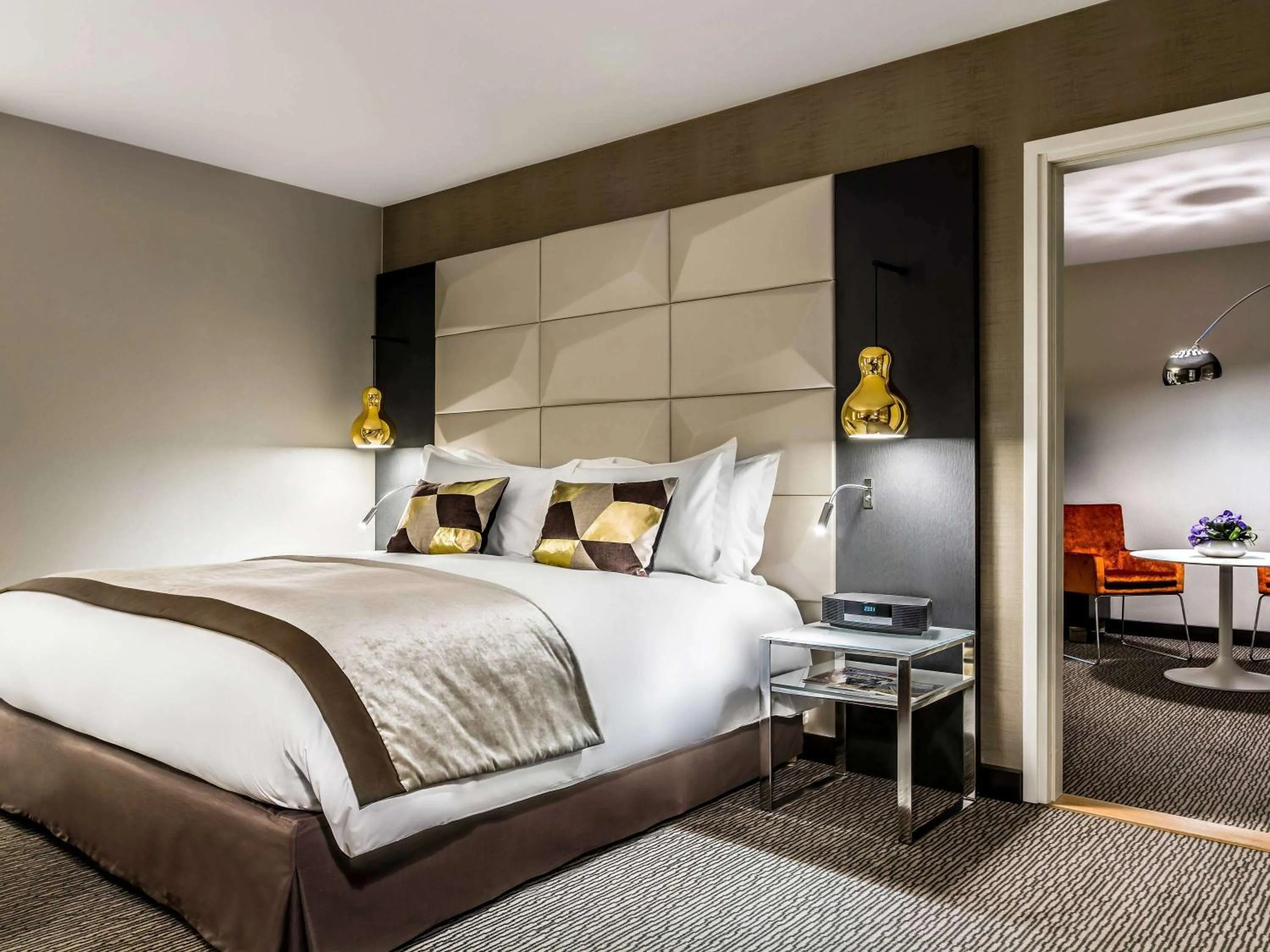 Bedroom, Bed in Sofitel Warsaw Victoria