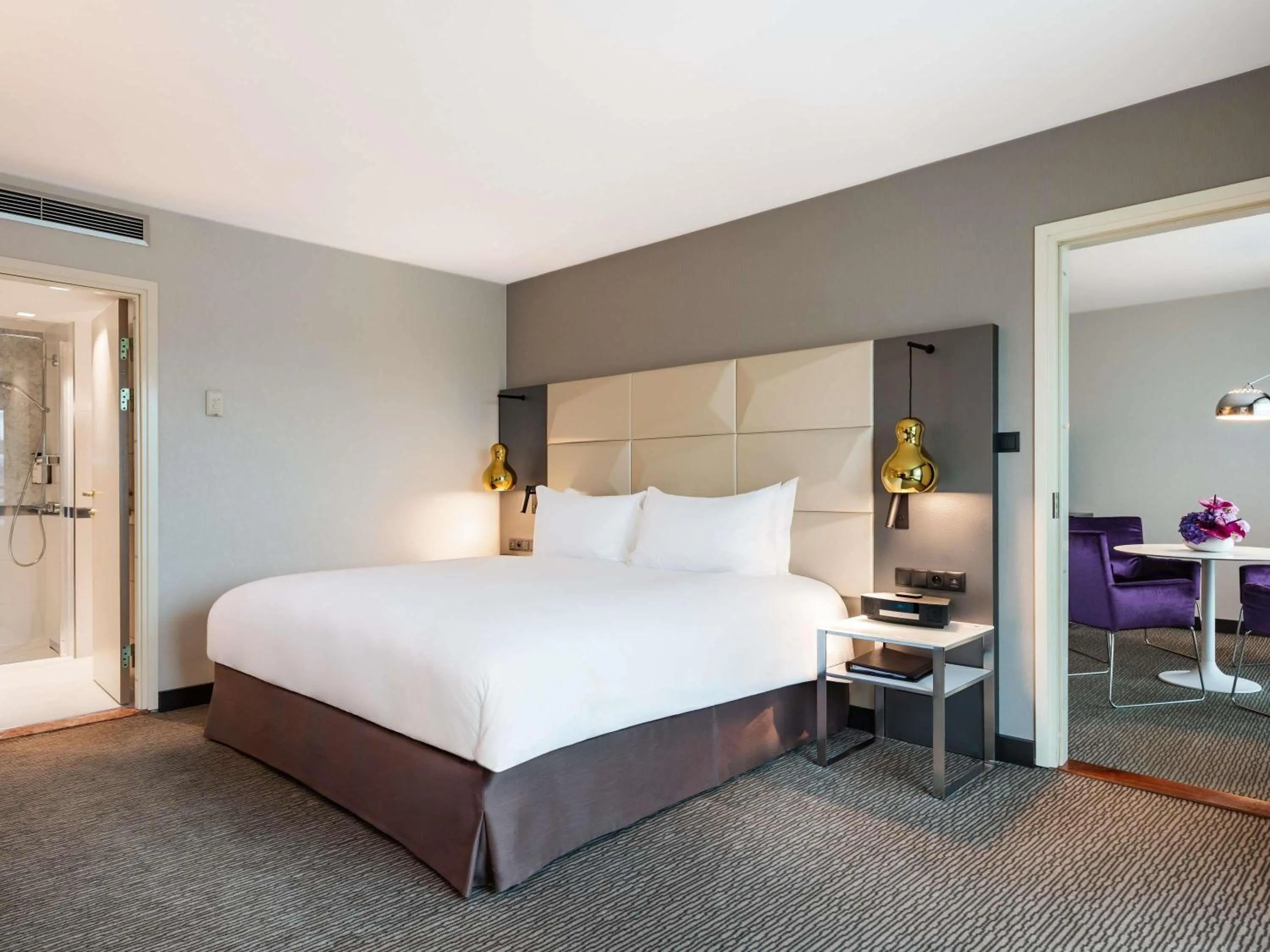 Bedroom, Bed in Sofitel Warsaw Victoria