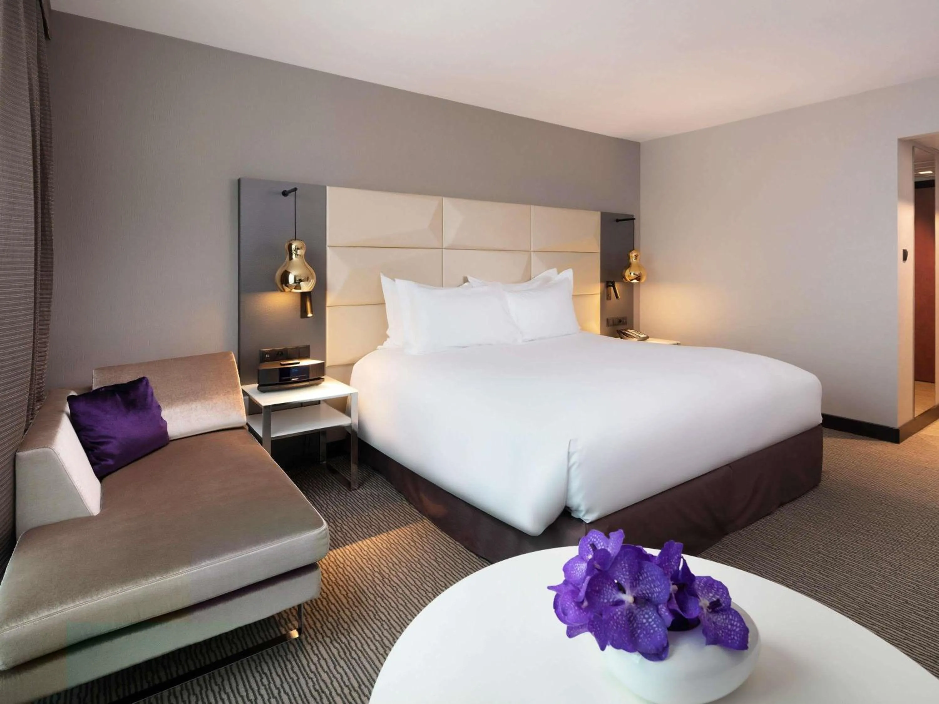 Bedroom, Bed in Sofitel Warsaw Victoria