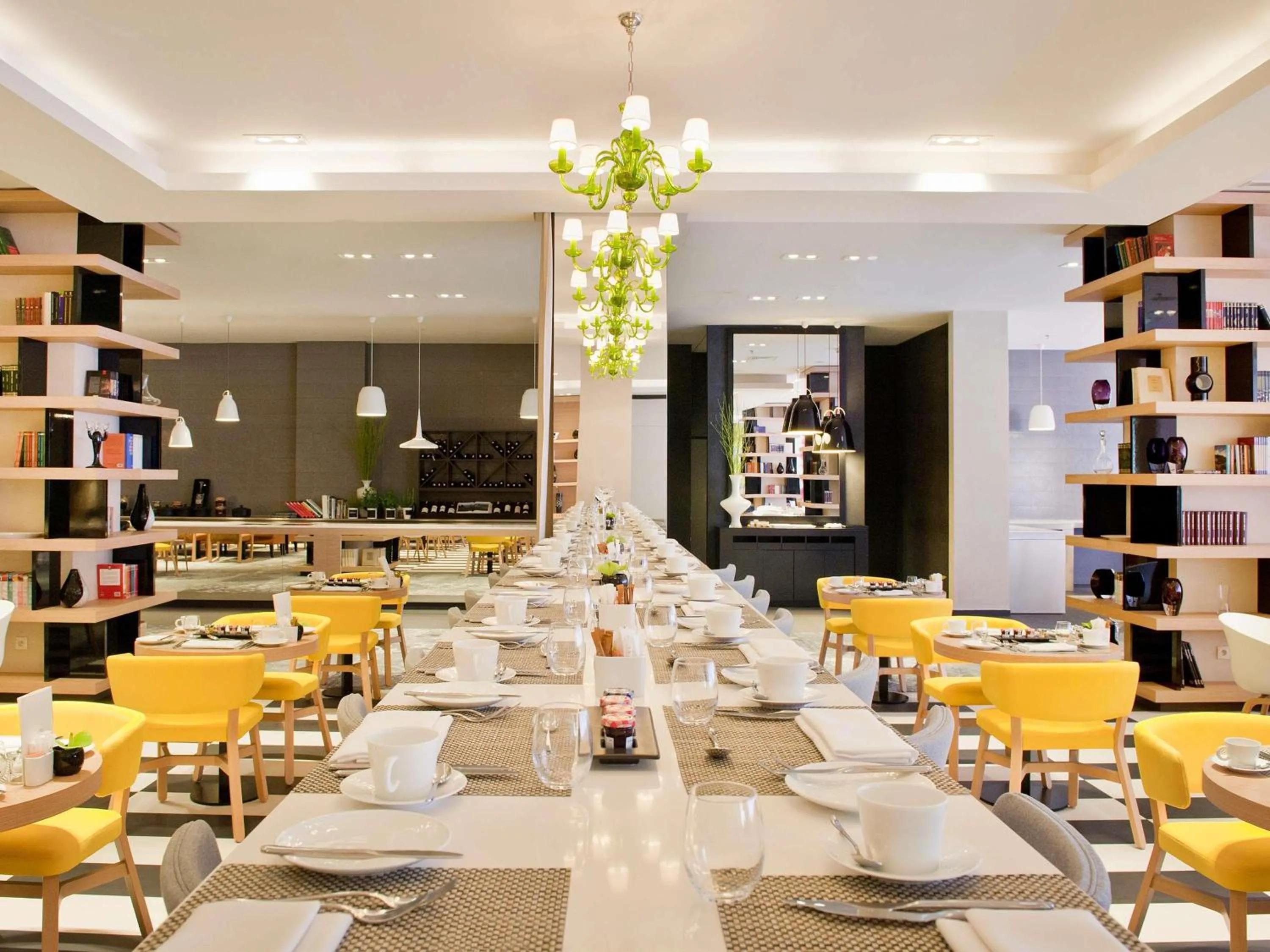 Restaurant/places to eat in Sofitel Warsaw Victoria