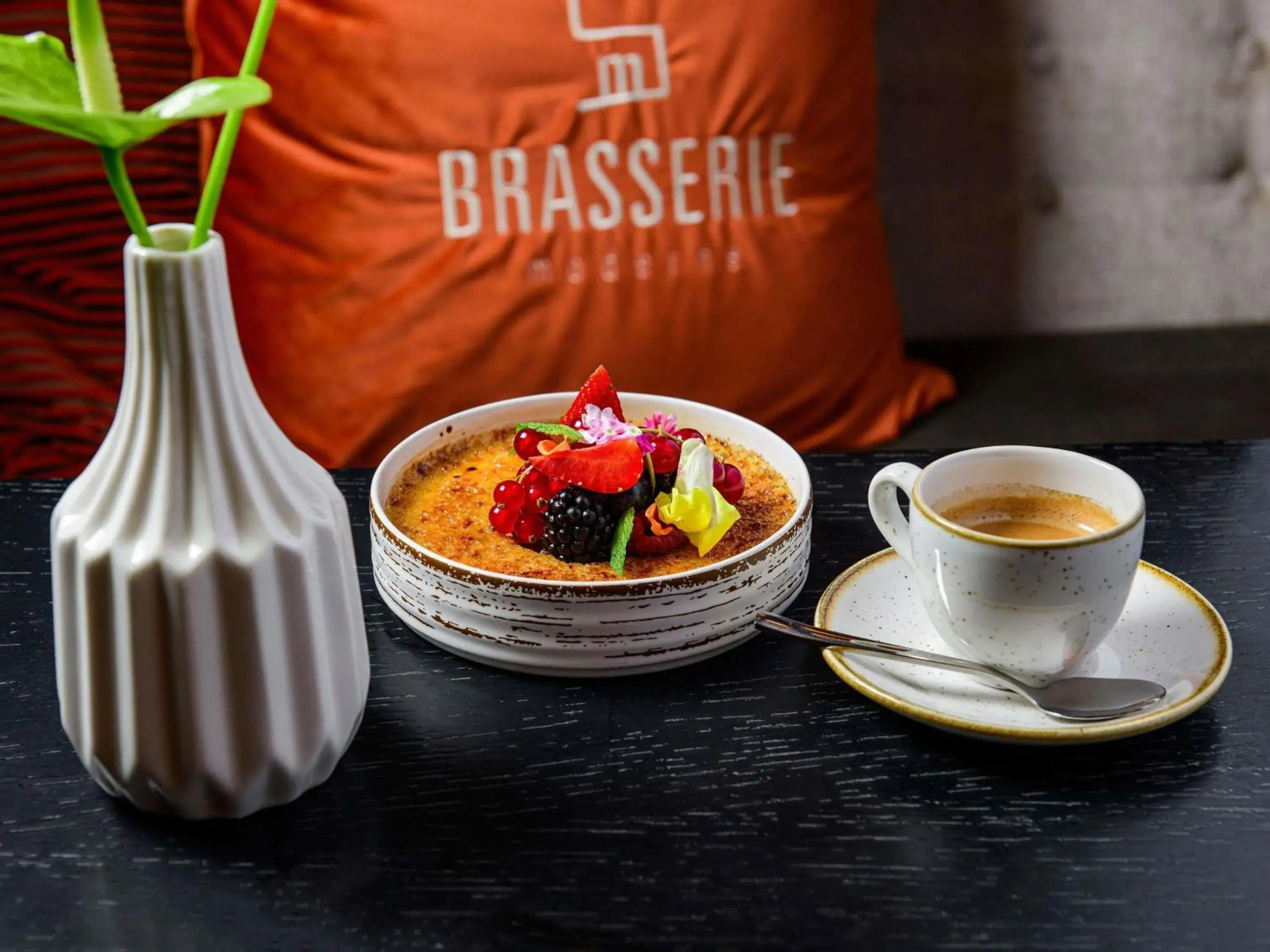 Restaurant/places to eat in Sofitel Warsaw Victoria Restaurant/places to eat in Sofitel Warsaw Victoria