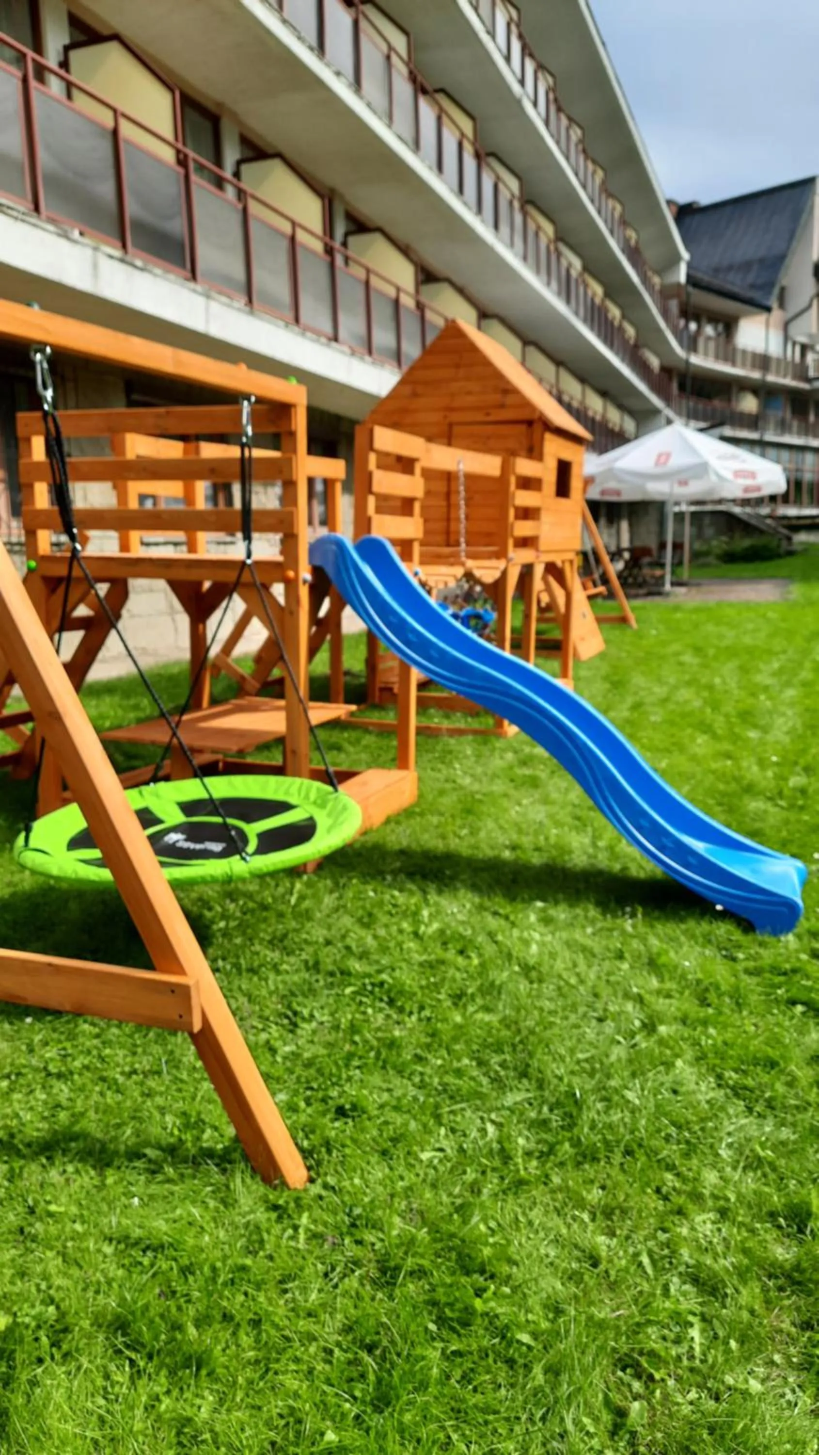 Communal lounge/ TV room in Geovita Zakopane