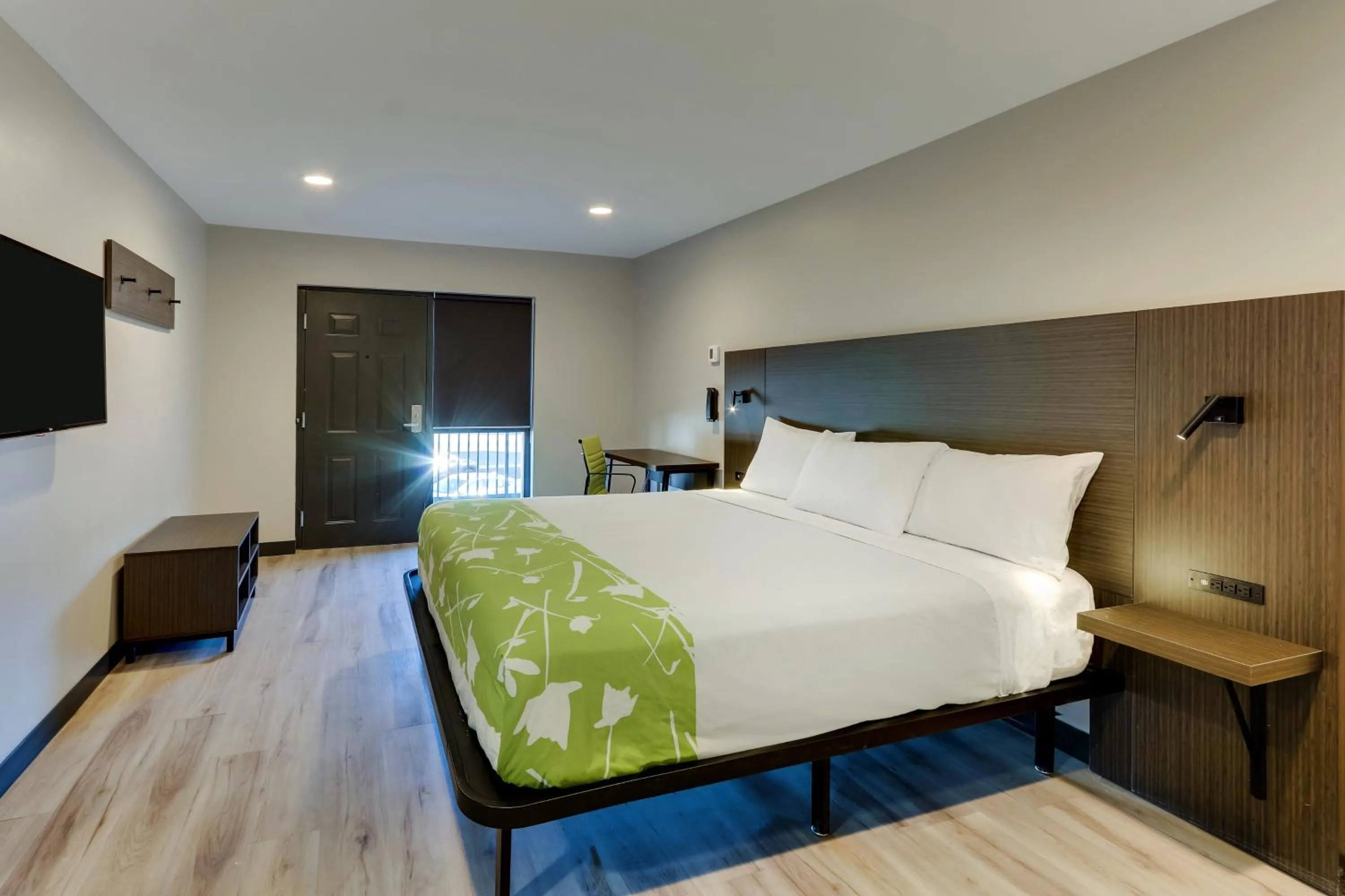 Bedroom, Bed in The Shamrock