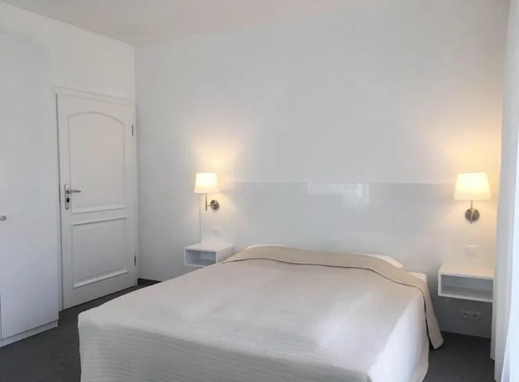 Bed in Willa 4 Pory Roku & Uznam