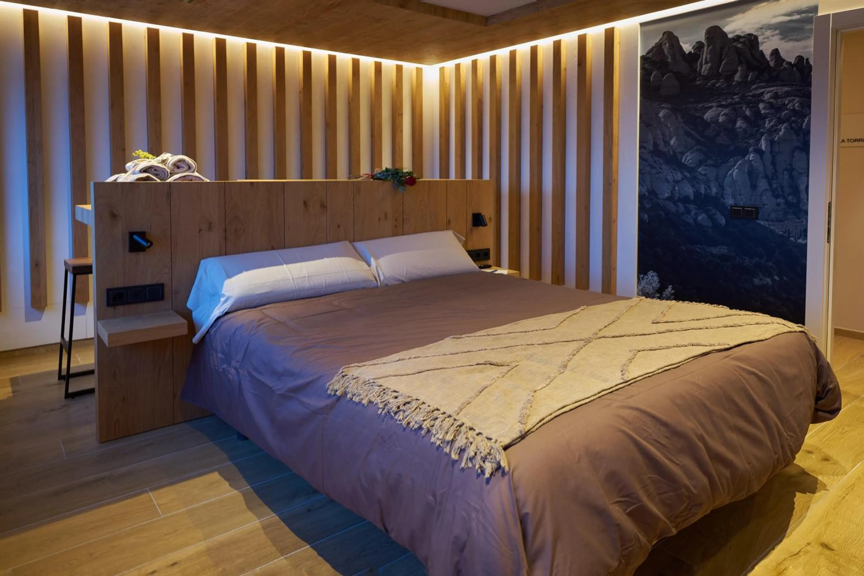 Bed in HOTEL LA CABANA BERGA