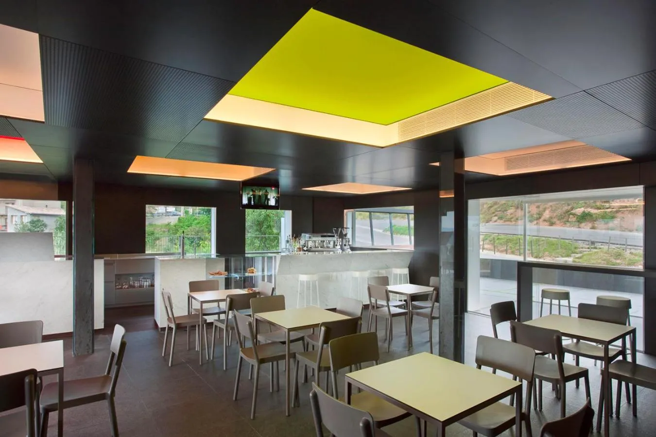 Lounge or bar in HOTEL LA CABANA BERGA