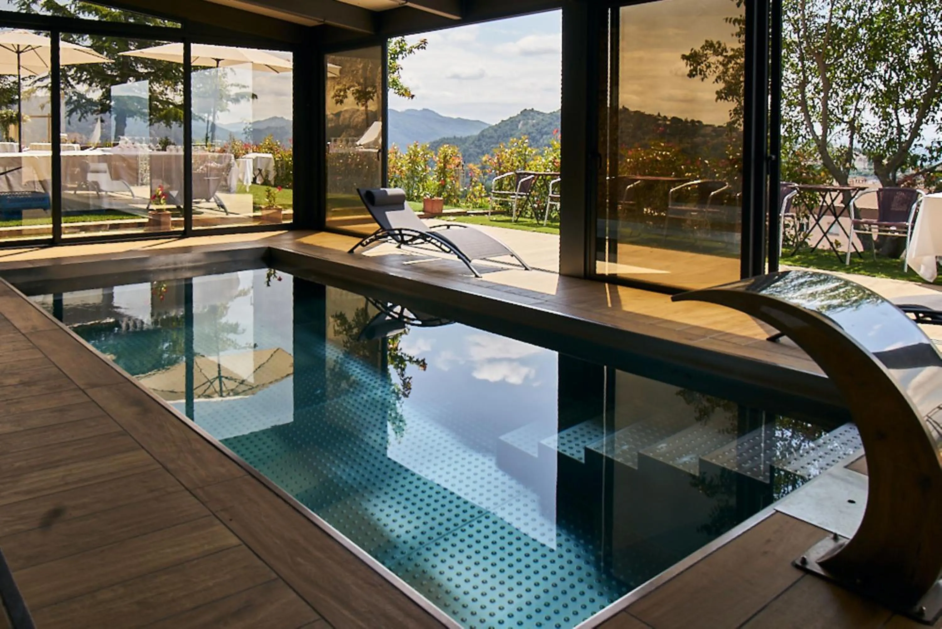 Swimming pool in HOTEL LA CABANA BERGA
